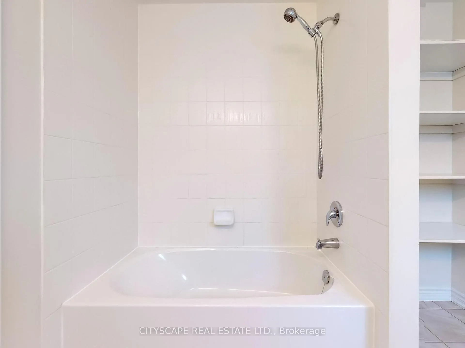 Photo 32 of 844 O'Reilly Crescent, Shelburne — HOMEH