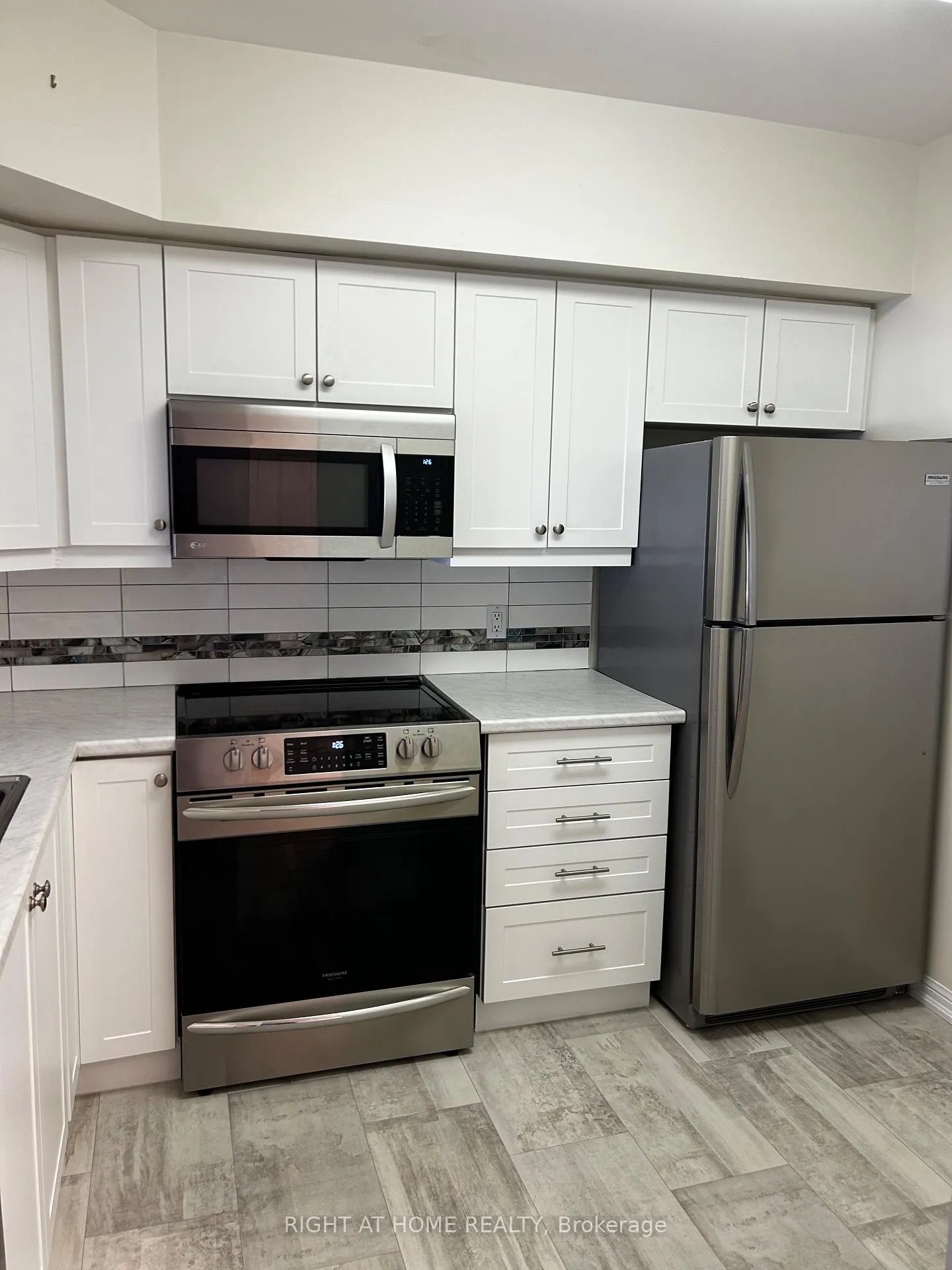 Photo 17 of Unit 513, 94 Dean Avenue, Barrie, Painswick South — HOMEH