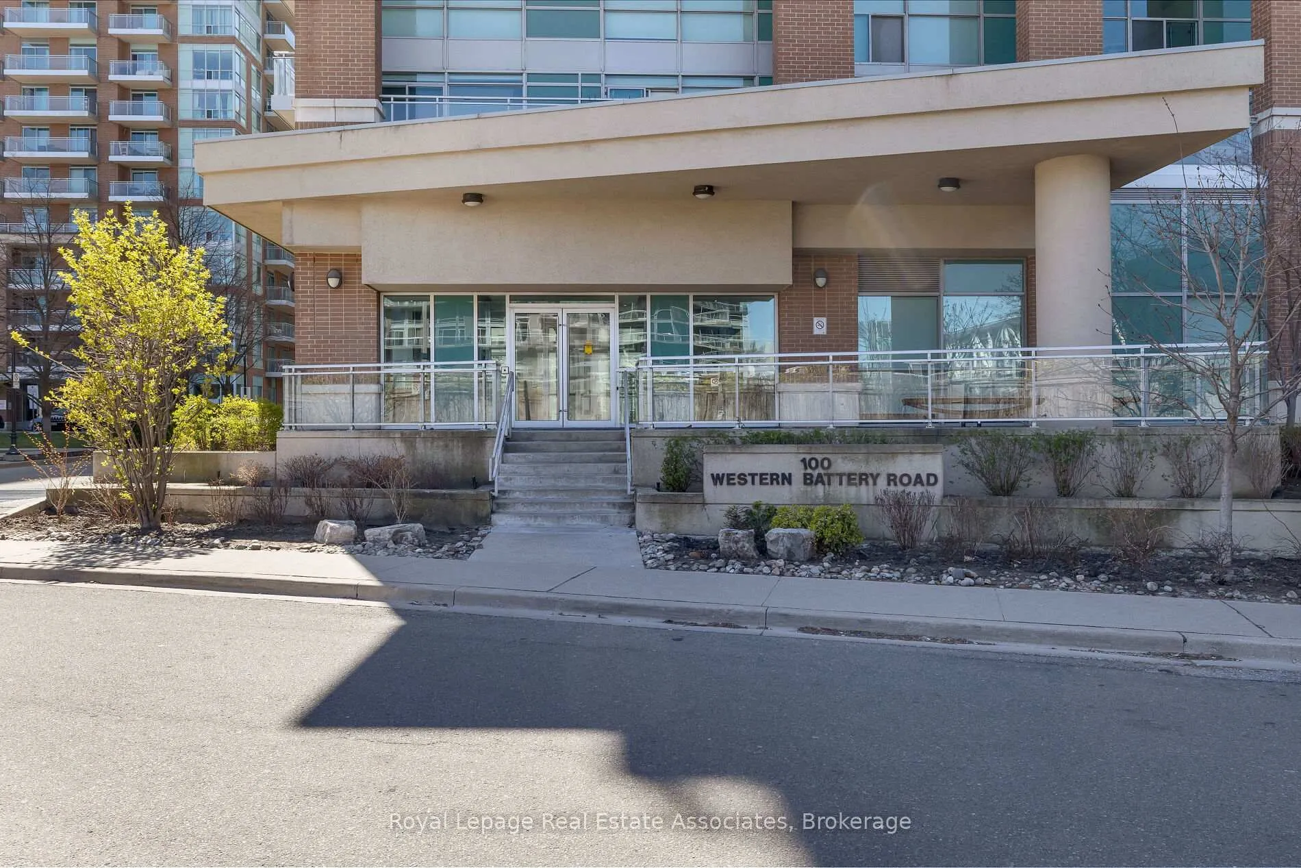 Photo 6 of Unit 1203, 100 Western Battery Road, Toronto, Niagara — HOMEH