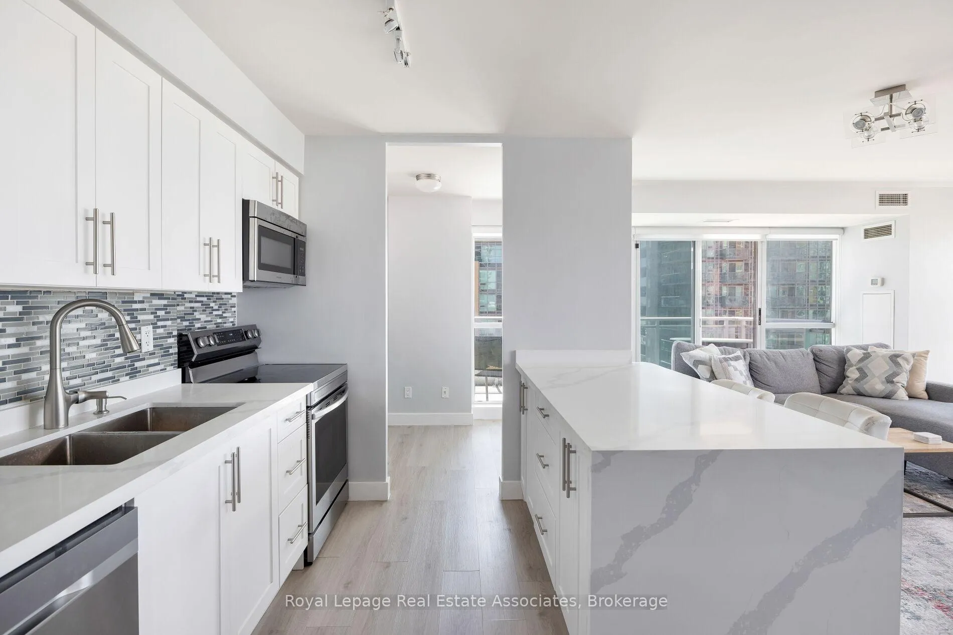 Photo 13 of Unit 1203, 100 Western Battery Road, Toronto, Niagara — HOMEH