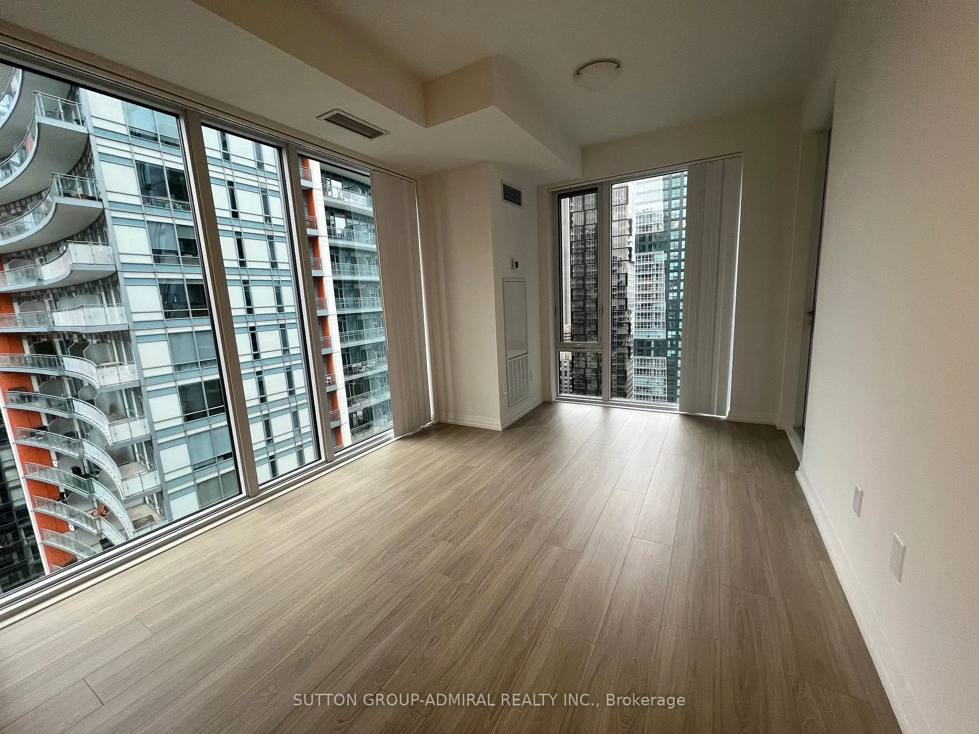 Photo 6 of Unit 3529, 28 Widmer Street, Toronto, Waterfront Communities — HOMEH