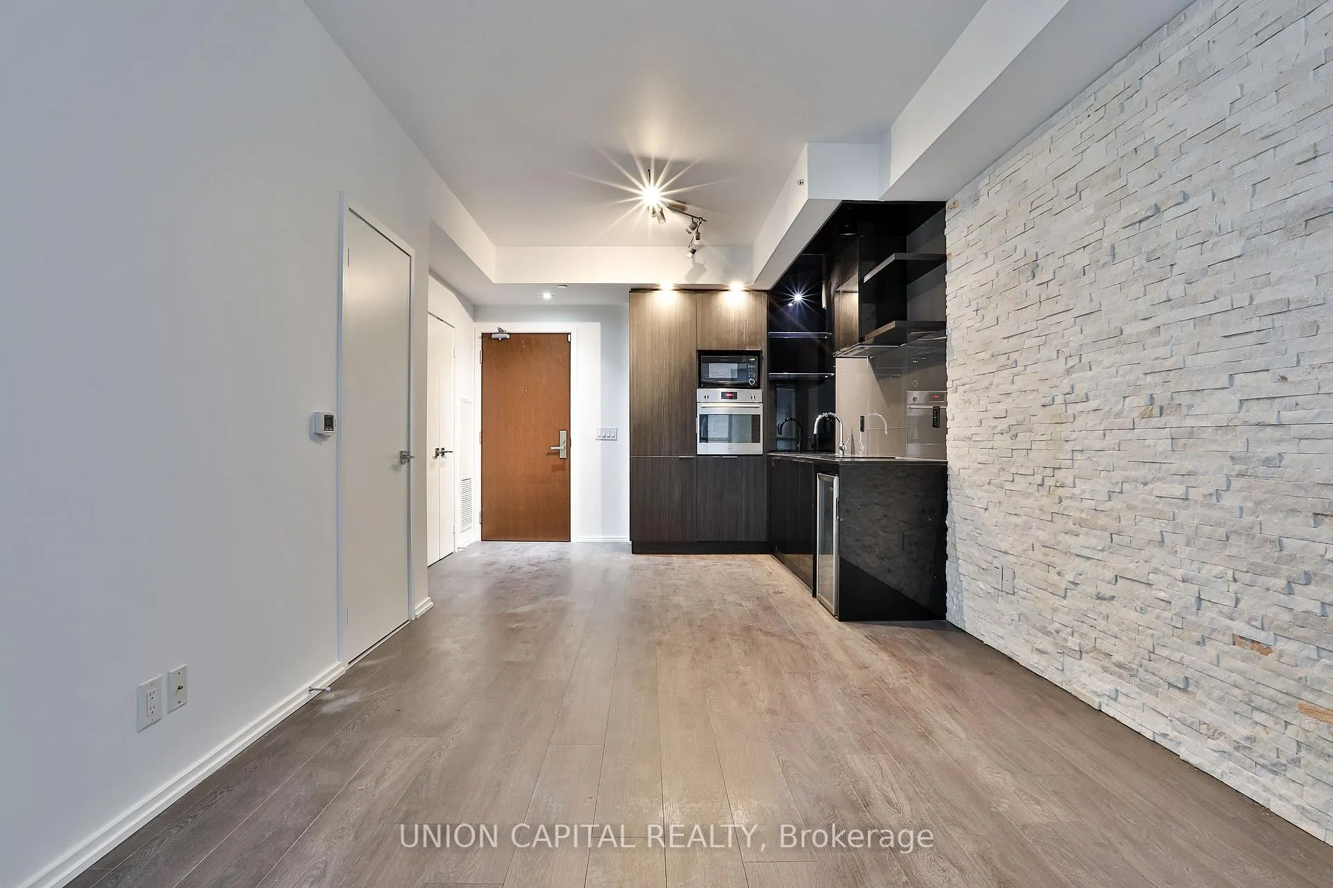 Photo 11 of Unit 710, 70 Temperance Street, Toronto, Bay Street Corridor — HOMEH