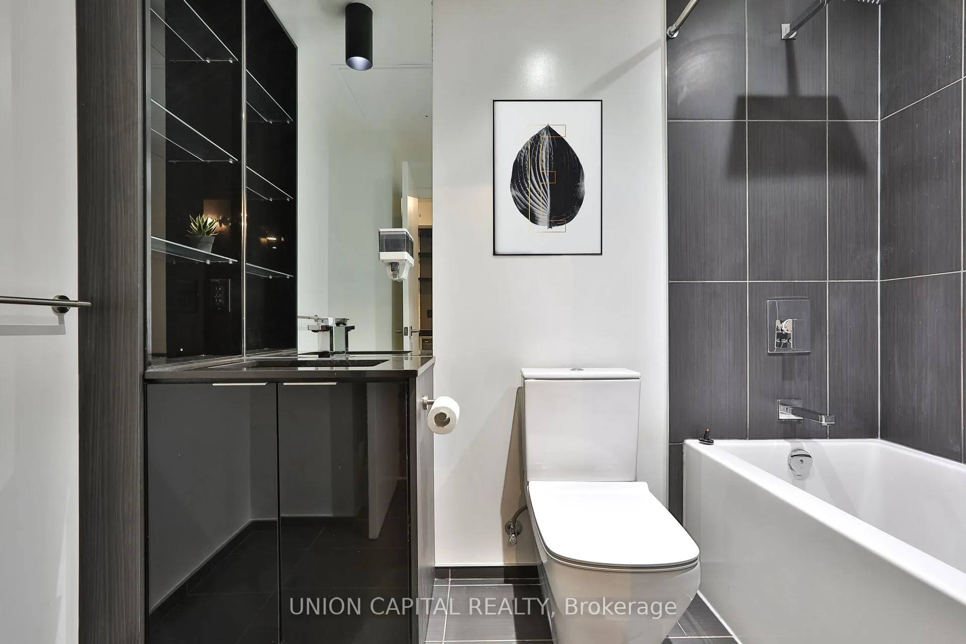 Photo 13 of Unit 710, 70 Temperance Street, Toronto, Bay Street Corridor — HOMEH