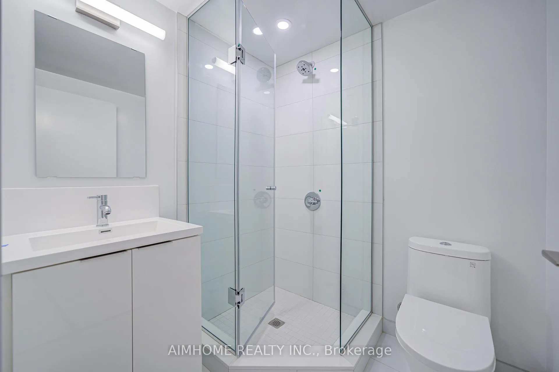 Photo 4 of Unit 2412, 230 Simcoe Street, Toronto, Kensington-Chinatown — HOMEH