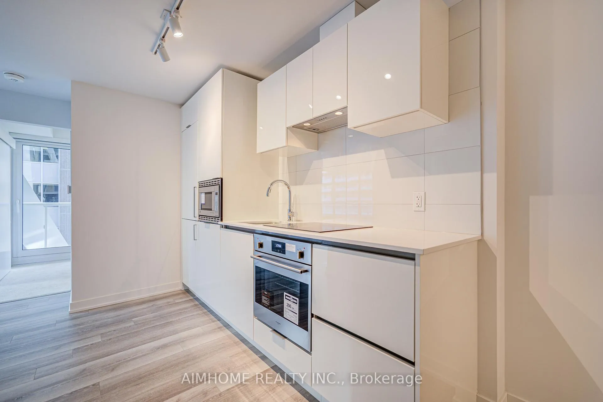 Photo 7 of Unit 2412, 230 Simcoe Street, Toronto, Kensington-Chinatown — HOMEH
