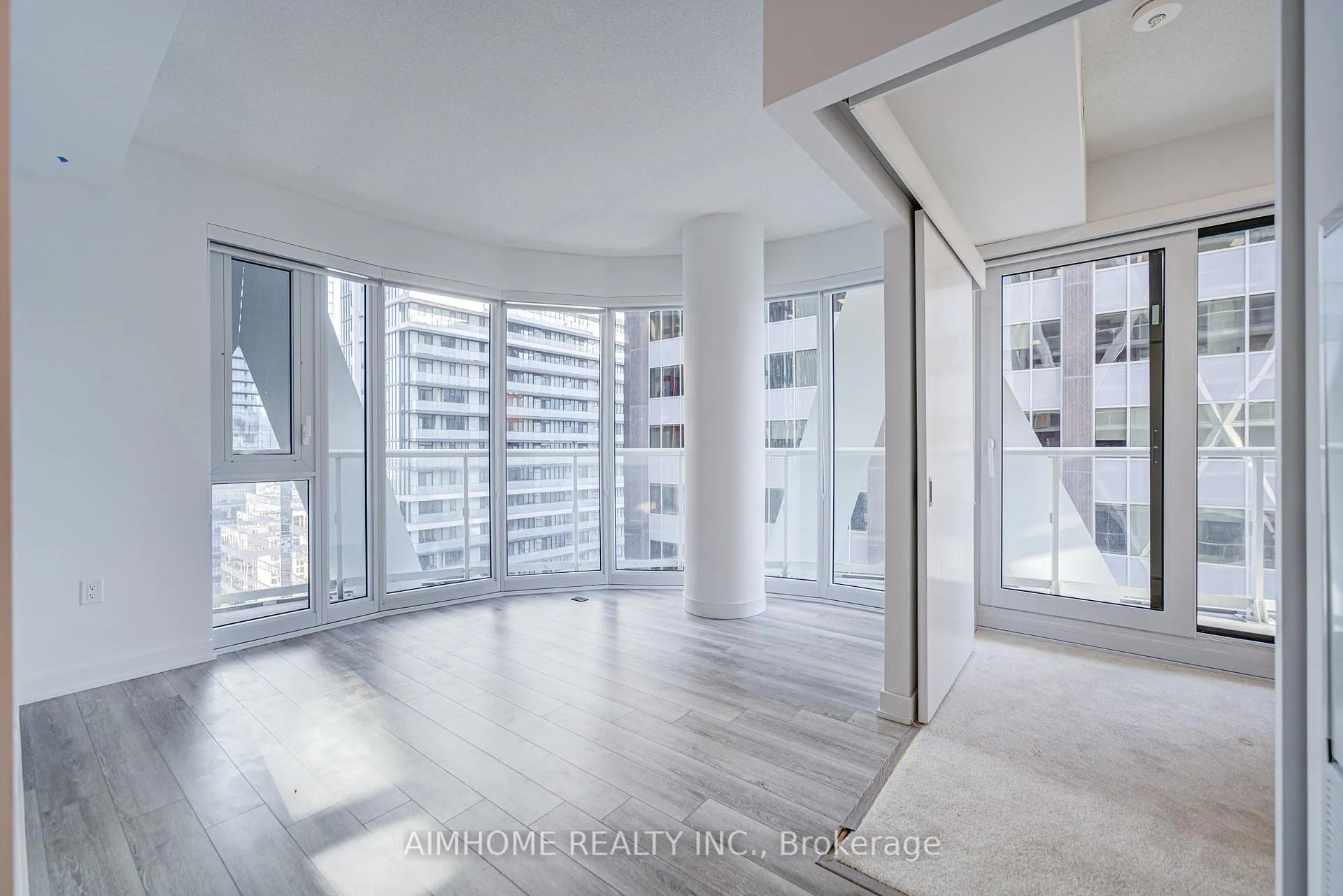 Photo 9 of Unit 2412, 230 Simcoe Street, Toronto, Kensington-Chinatown — HOMEH