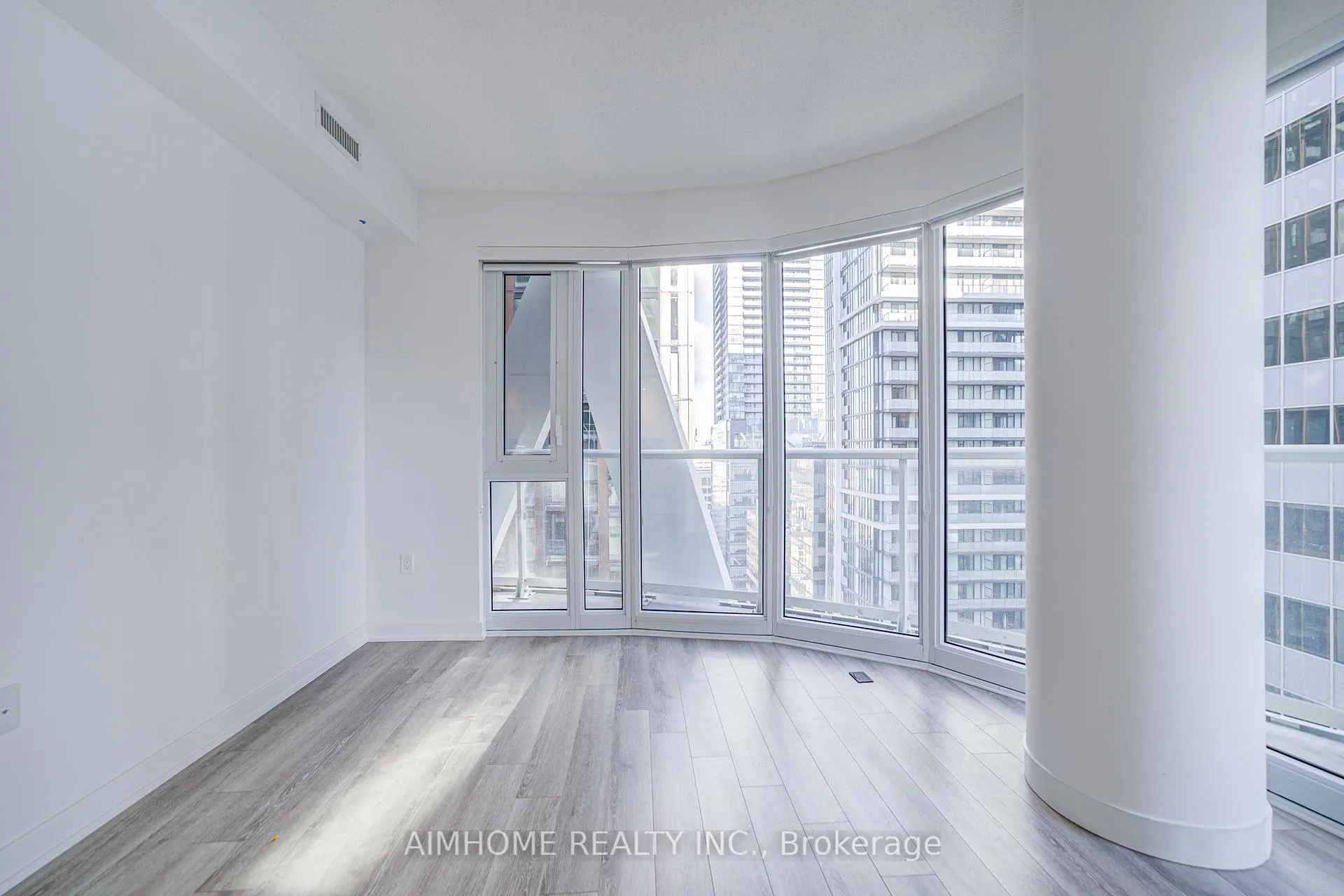 Photo 12 of Unit 2412, 230 Simcoe Street, Toronto, Kensington-Chinatown — HOMEH
