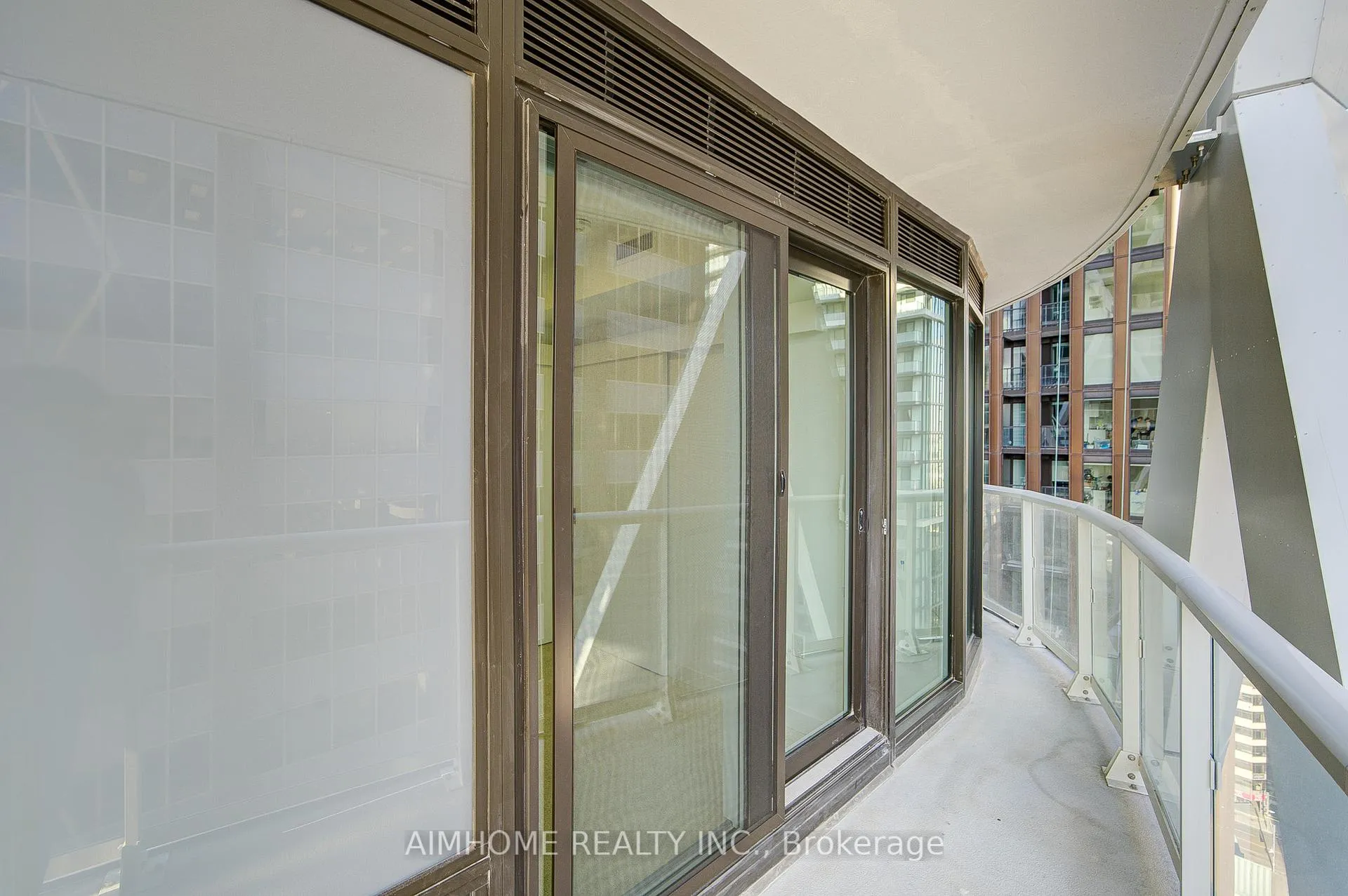 Photo 15 of Unit 2412, 230 Simcoe Street, Toronto, Kensington-Chinatown — HOMEH