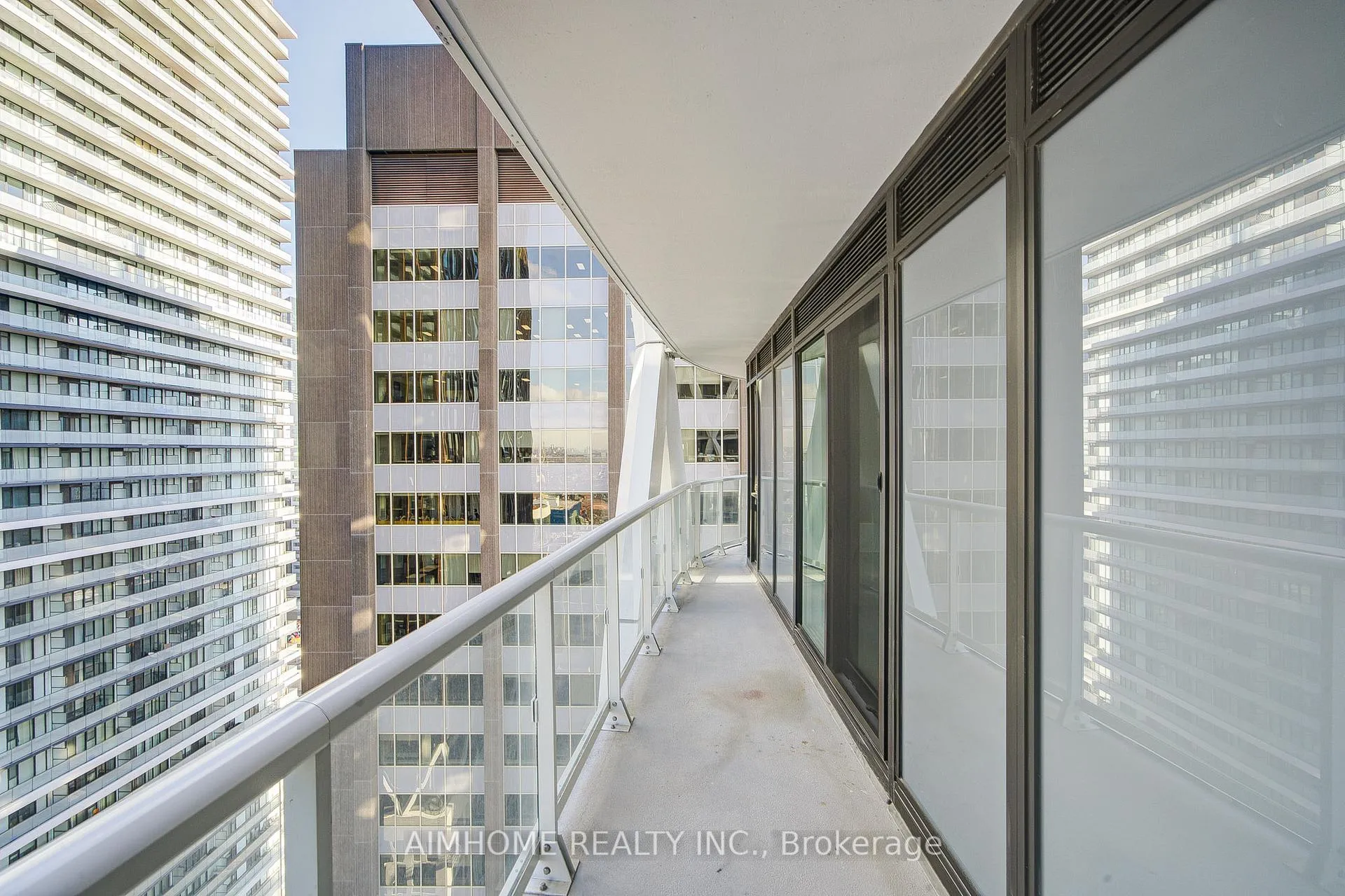Photo 19 of Unit 2412, 230 Simcoe Street, Toronto, Kensington-Chinatown — HOMEH