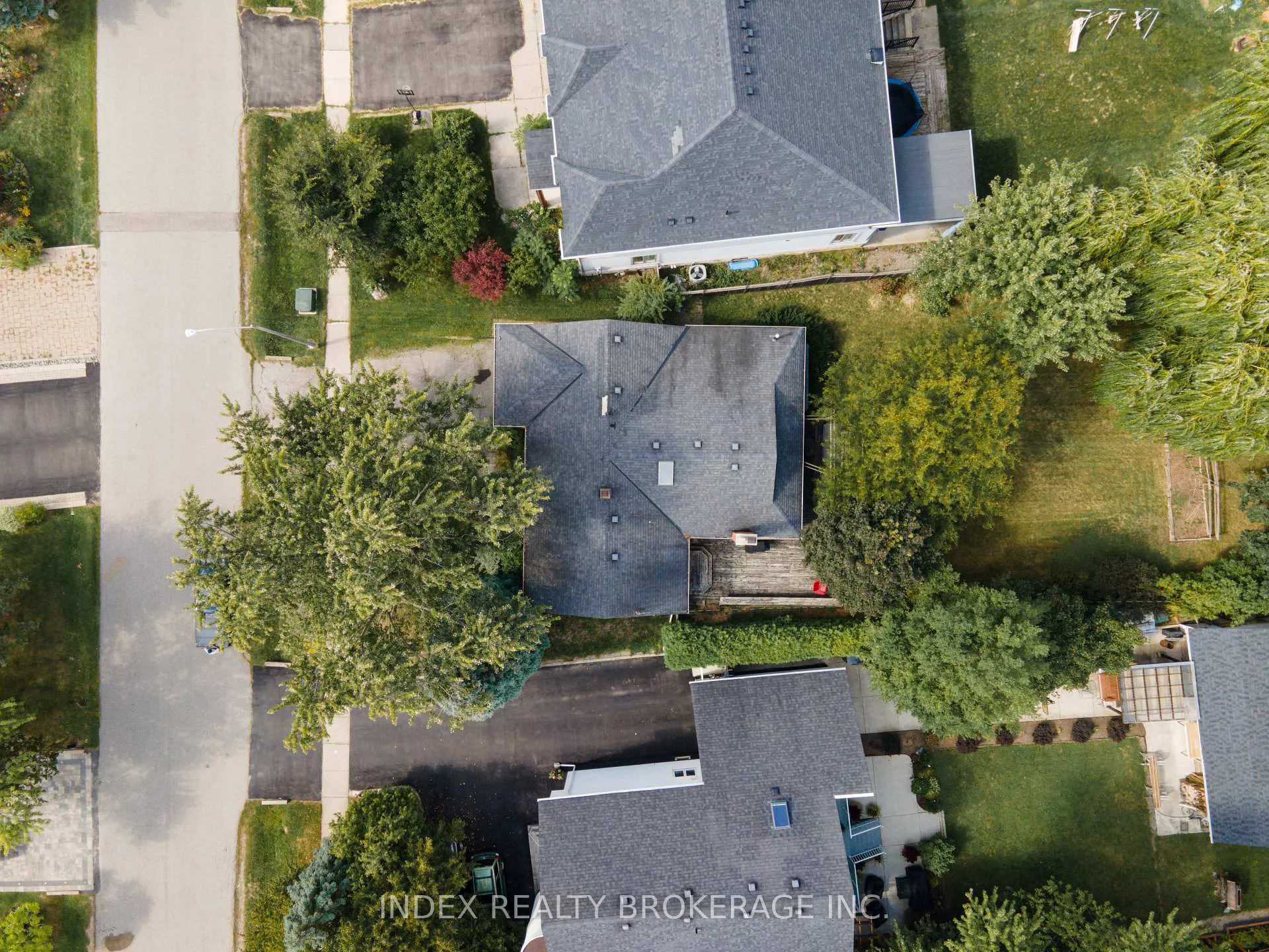 Front of 1073 Kent Avenue E