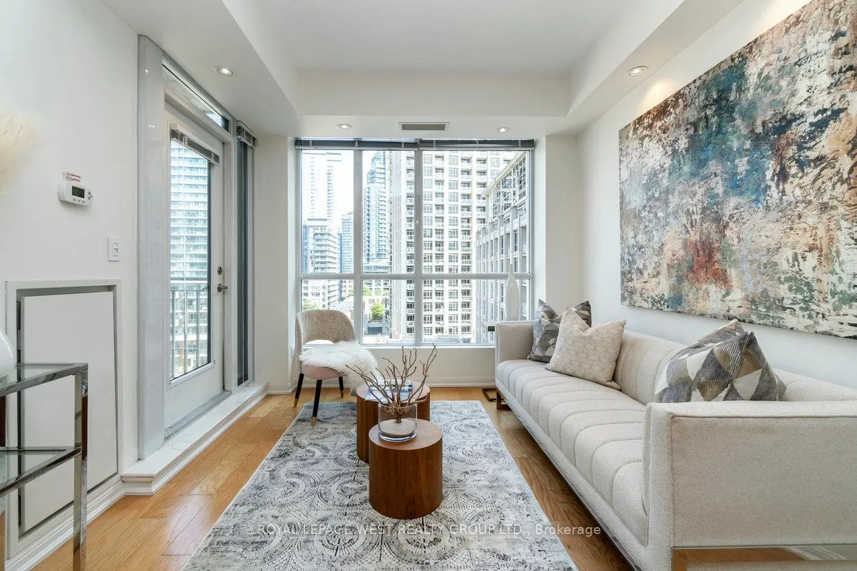 Photo 4 of Unit 809, 628 Fleet Street, Toronto, Niagara — HOMEH
