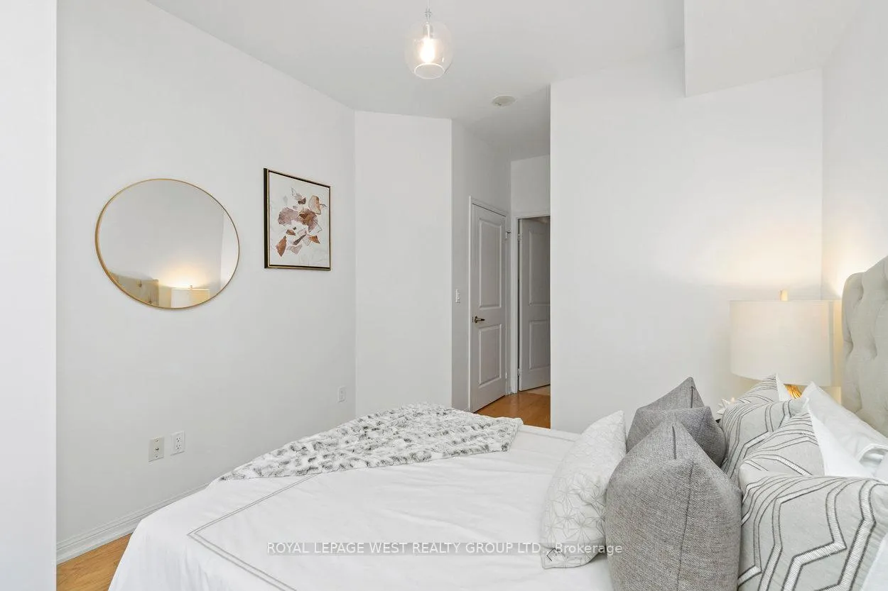 Photo 21 of Unit 809, 628 Fleet Street, Toronto, Niagara — HOMEH