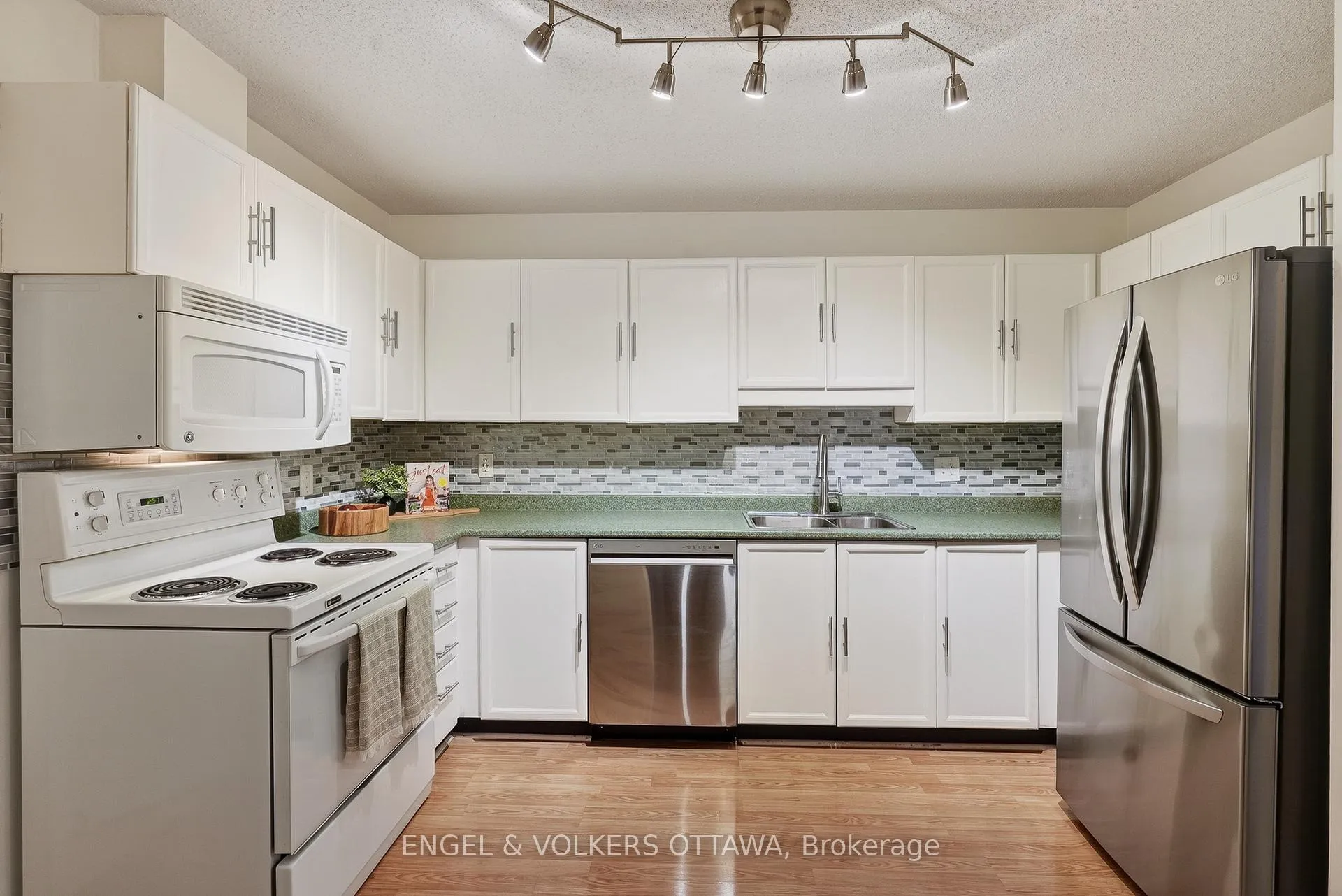Photo 8 of Unit 208, 6 Terrace Drive, Ottawa, Westcliffe Estates — HOMEH
