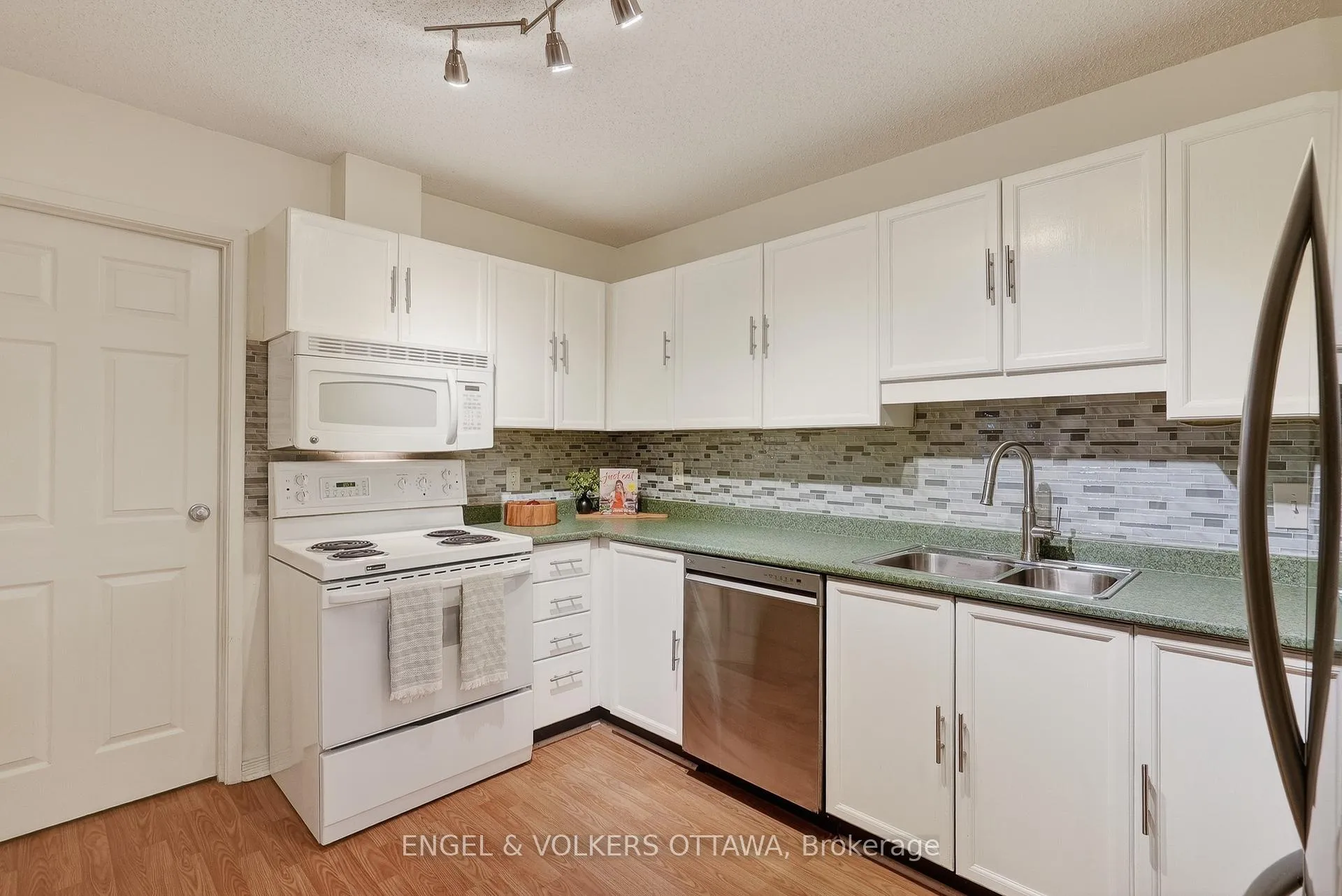 Photo 9 of Unit 208, 6 Terrace Drive, Ottawa, Westcliffe Estates — HOMEH