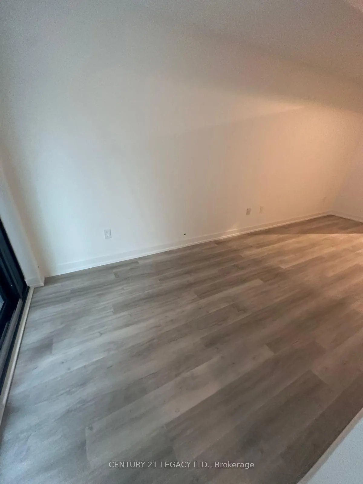 Photo 8 of Unit 301, 28 Eastern Avenue, Toronto, Moss Park — HOMEH