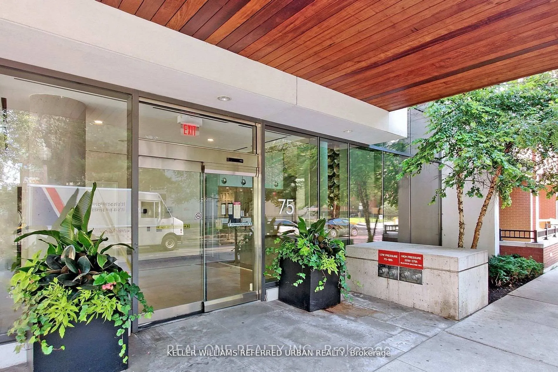 Photo 2 of Unit 709, 75 St Nicholas Street, Toronto, Bay Street Corridor — HOMEH