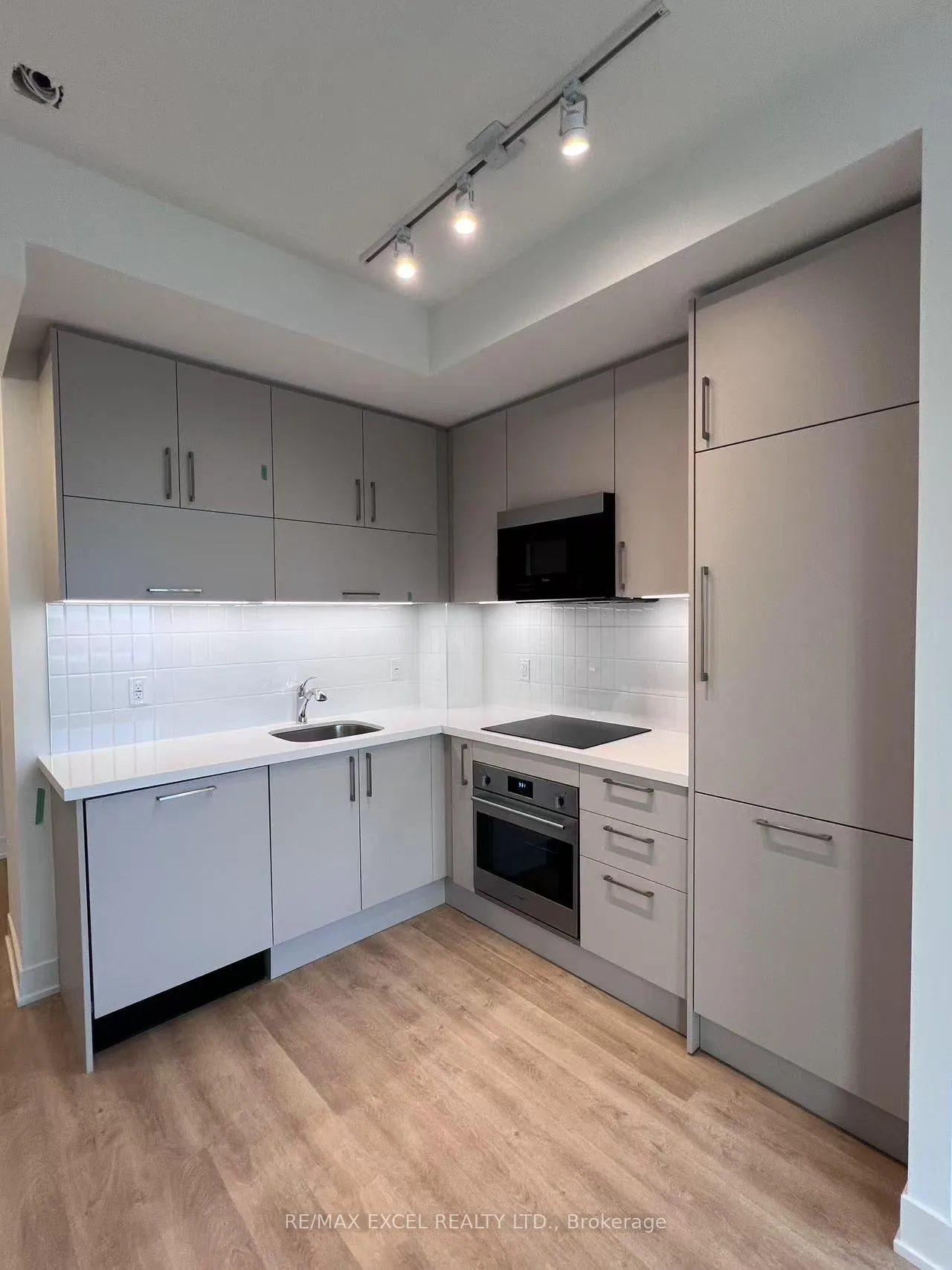 Photo 2 of Unit 906, 38 Andre de Grasse Street, Markham, Unionville — HOMEH