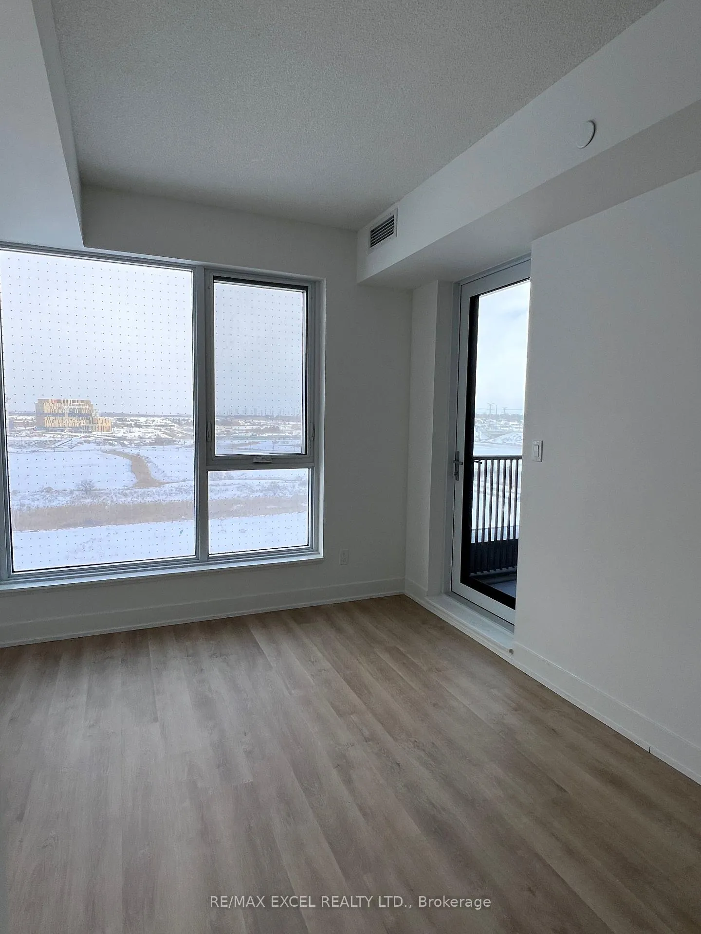 Photo 5 of Unit 906, 38 Andre de Grasse Street, Markham, Unionville — HOMEH