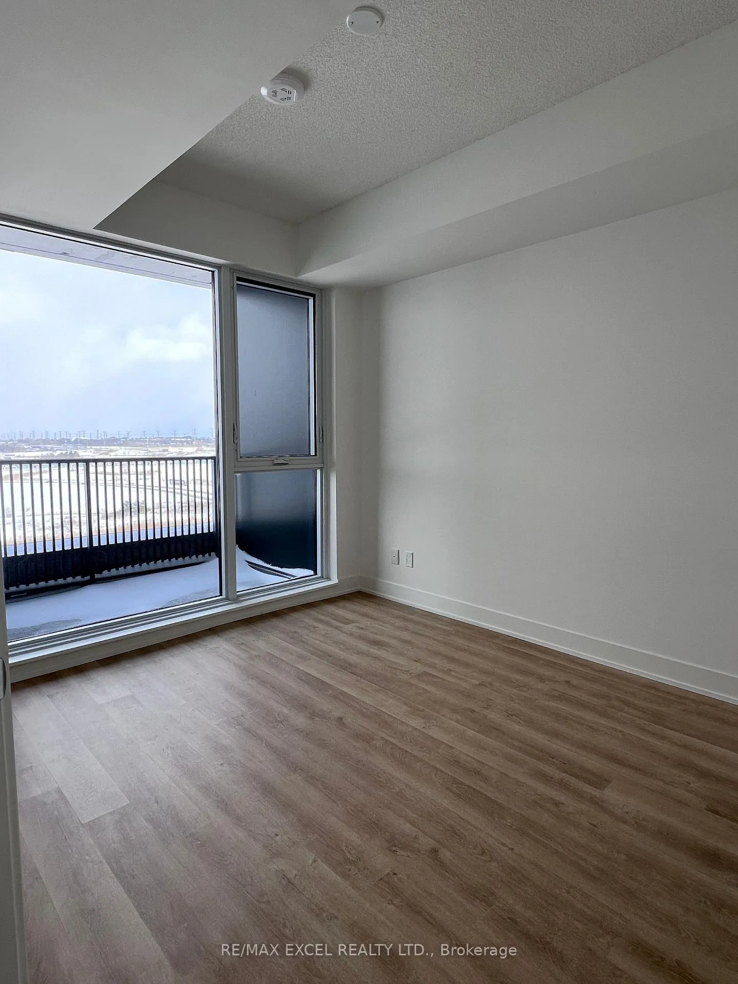 Photo 6 of Unit 906, 38 Andre de Grasse Street, Markham, Unionville — HOMEH