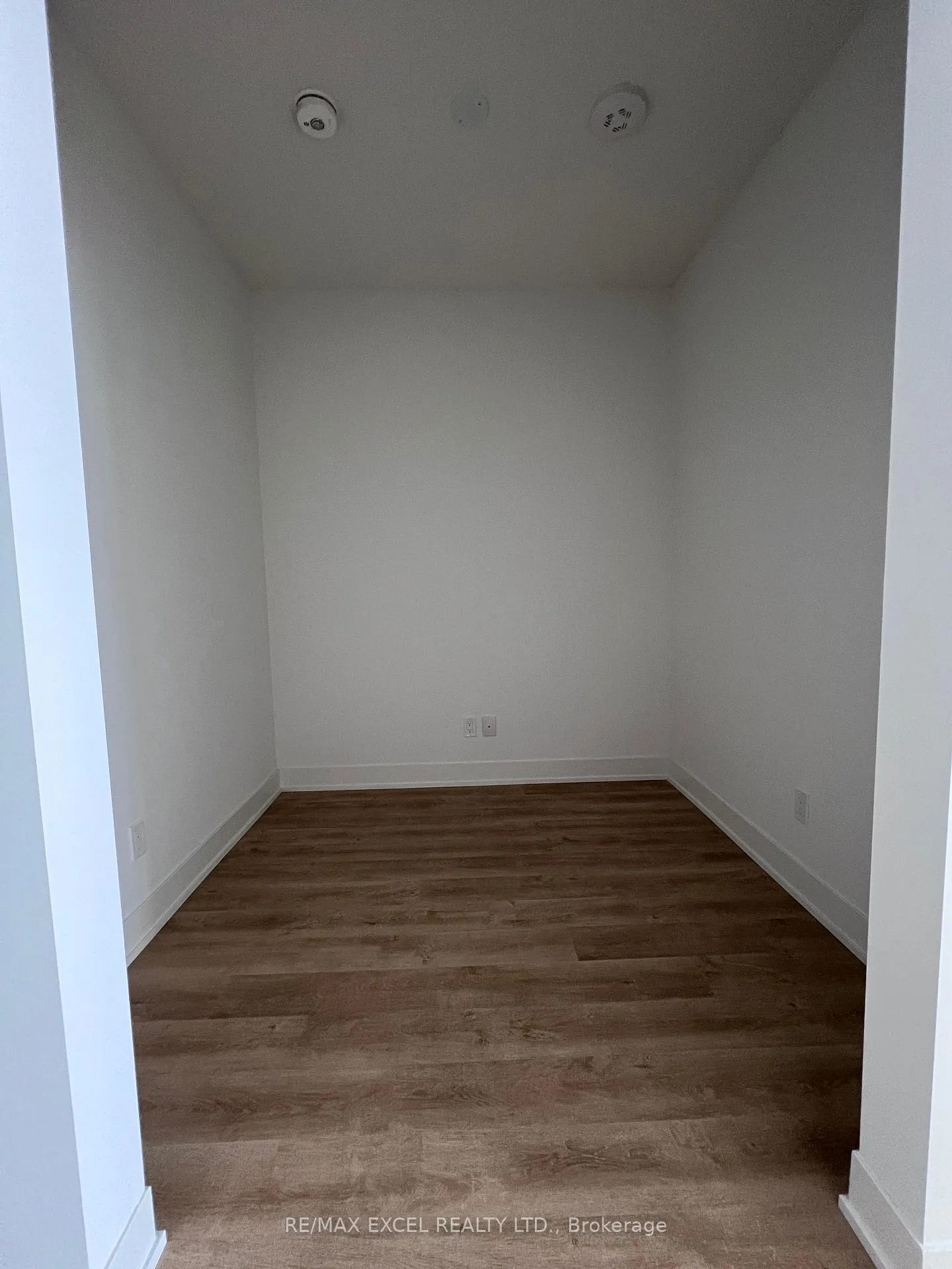 Photo 8 of Unit 906, 38 Andre de Grasse Street, Markham, Unionville — HOMEH