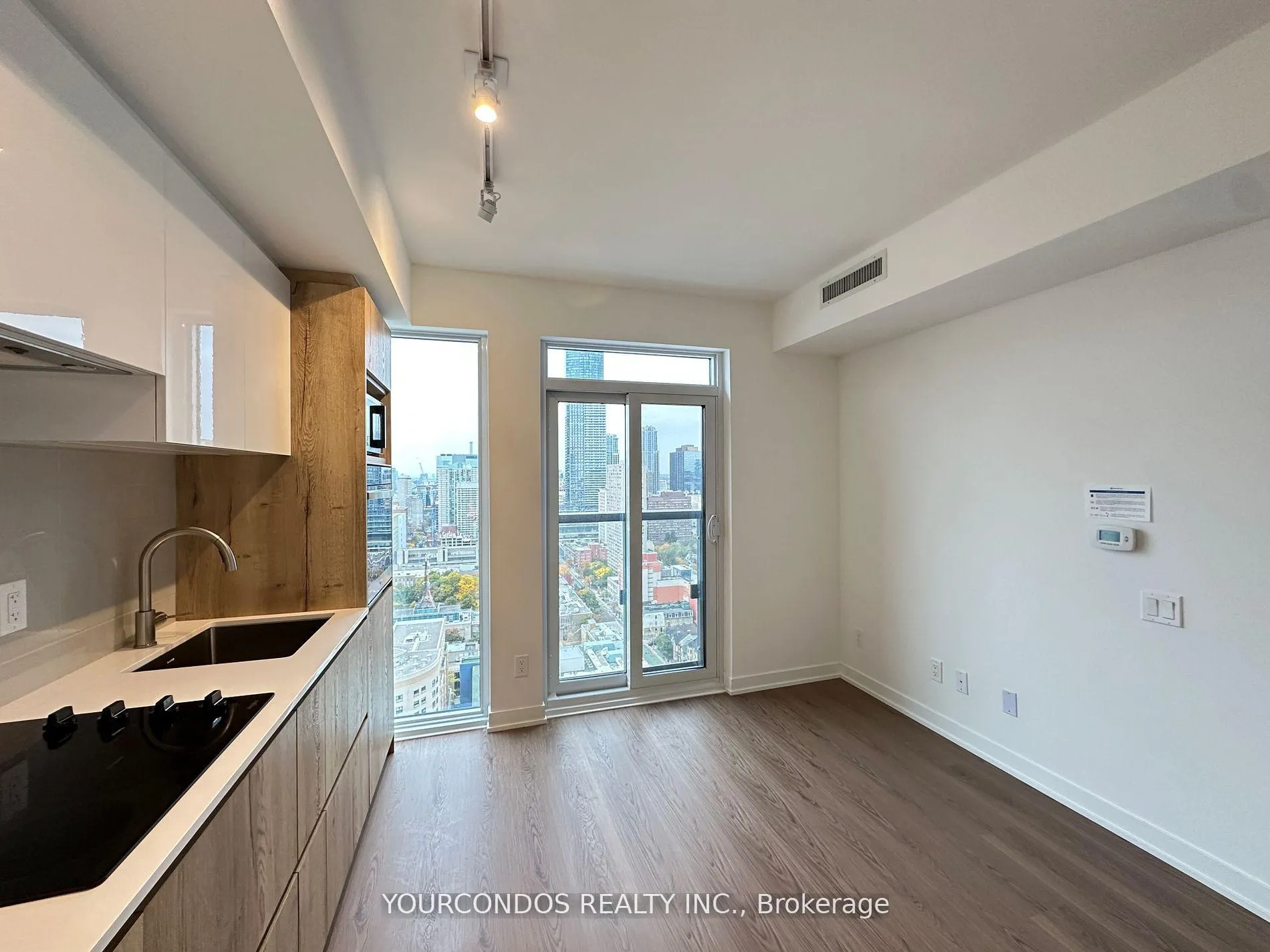 Photo 6 of Unit 3205, 319 Jarvis Street, Toronto, Moss Park — HOMEH