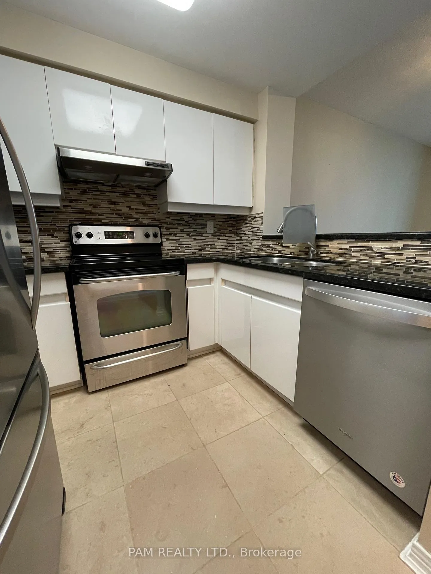 Photo 3 of Unit PH109, 942 Yonge Street, Toronto, The Annex — HOMEH