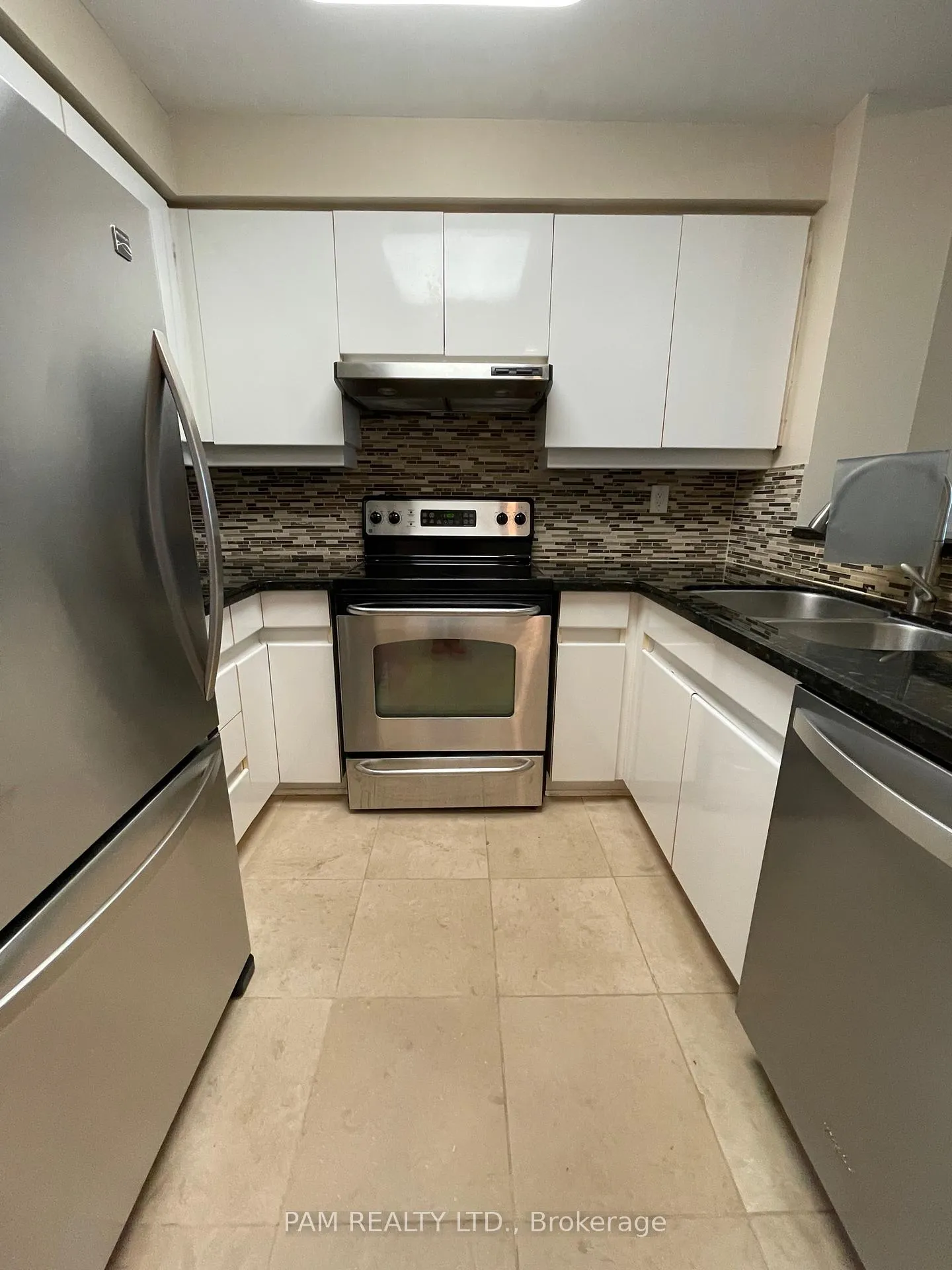 Photo 4 of Unit PH109, 942 Yonge Street, Toronto, The Annex — HOMEH