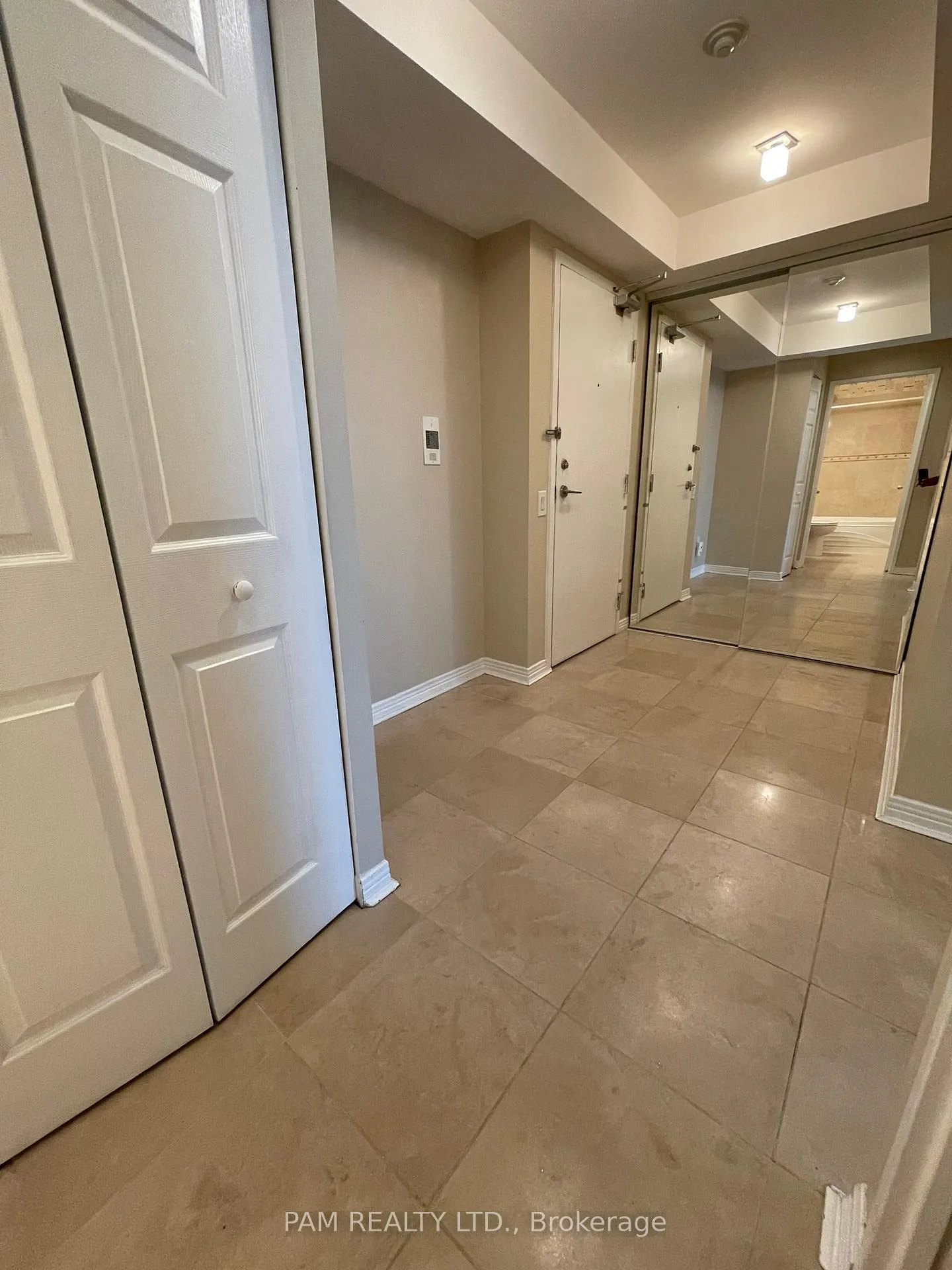 Photo 5 of Unit PH109, 942 Yonge Street, Toronto, The Annex — HOMEH