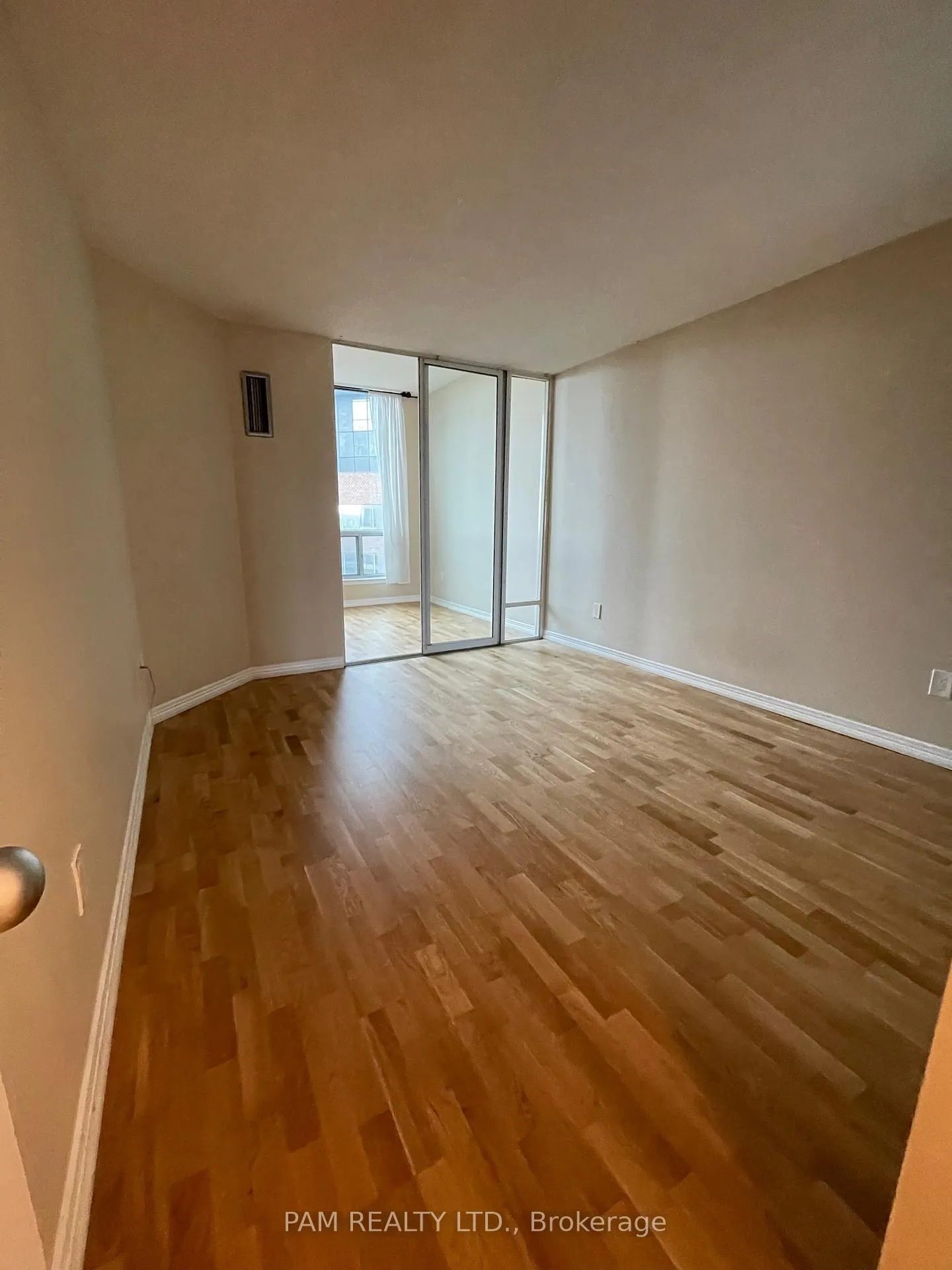 Photo 6 of Unit PH109, 942 Yonge Street, Toronto, The Annex — HOMEH
