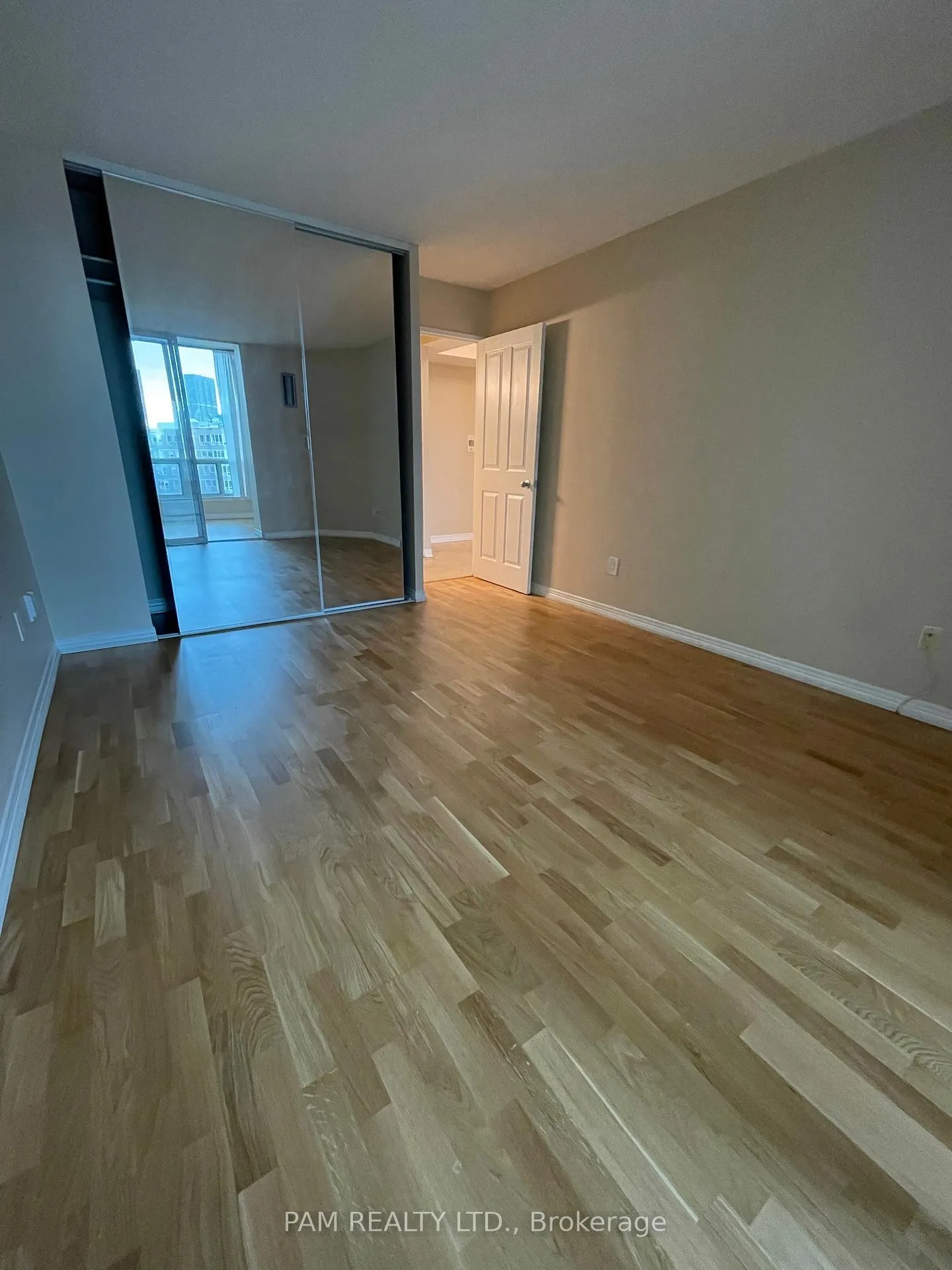 Photo 7 of Unit PH109, 942 Yonge Street, Toronto, The Annex — HOMEH