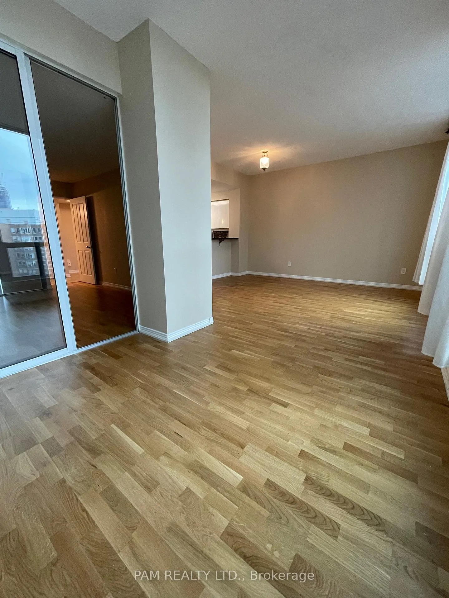 Photo 8 of Unit PH109, 942 Yonge Street, Toronto, The Annex — HOMEH
