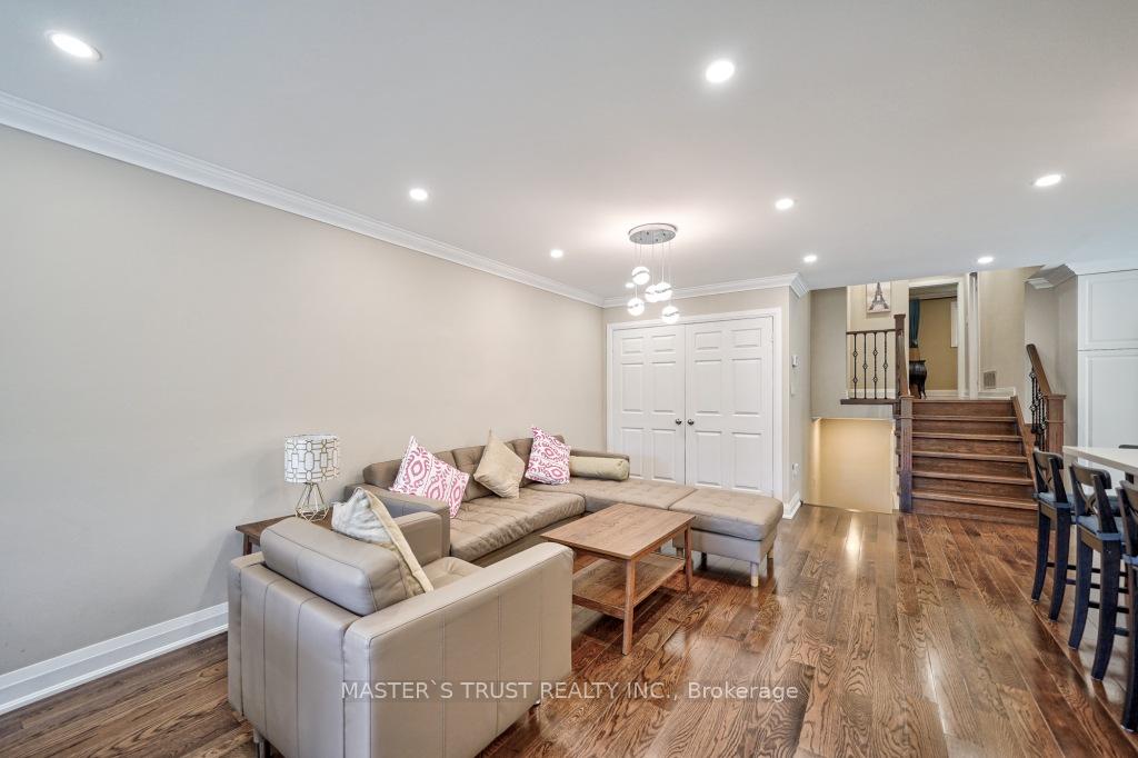 Photo 9 of 127 Batson Drive, Aurora, Aurora Village — HOMEH