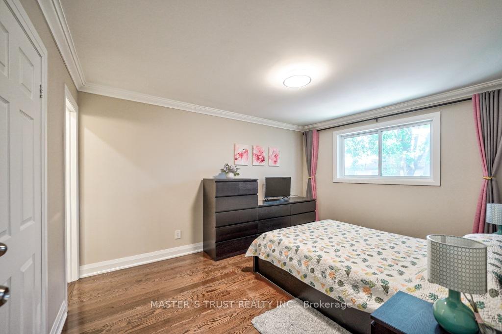 Photo 20 of 127 Batson Drive, Aurora, Aurora Village — HOMEH
