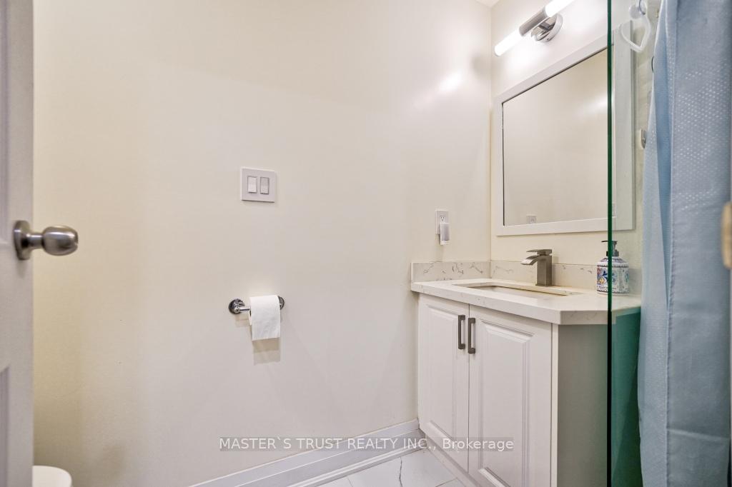 Photo 28 of 127 Batson Drive, Aurora, Aurora Village — HOMEH