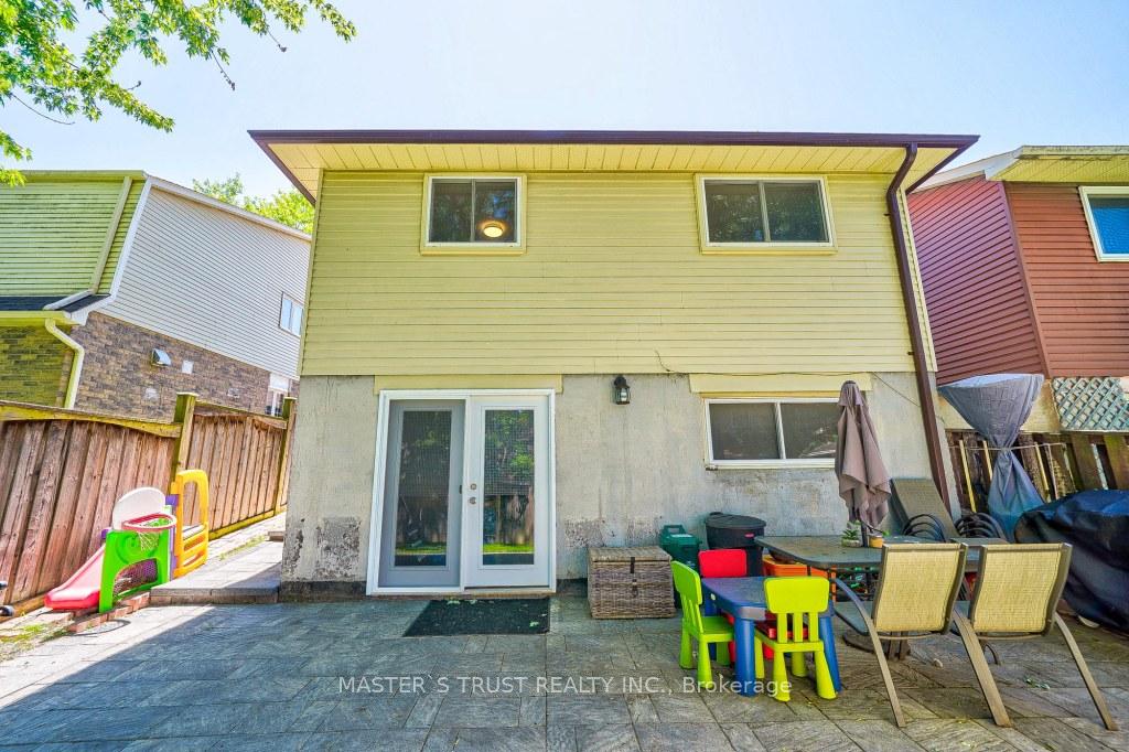 Photo 33 of 127 Batson Drive, Aurora, Aurora Village — HOMEH
