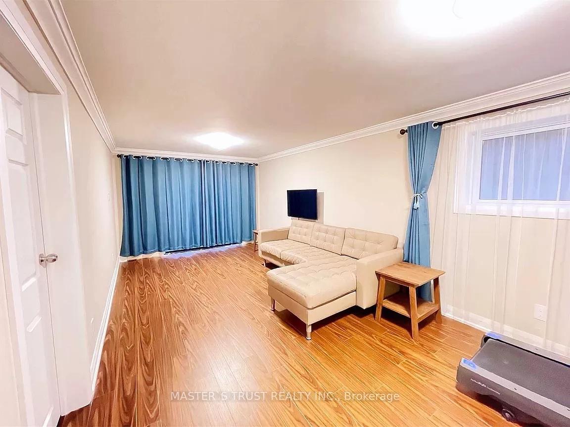 Photo 35 of 127 Batson Drive, Aurora, Aurora Village — HOMEH