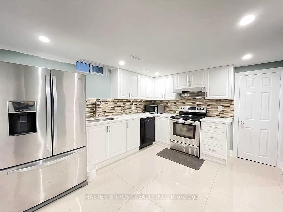 Photo 38 of 127 Batson Drive, Aurora, Aurora Village — HOMEH