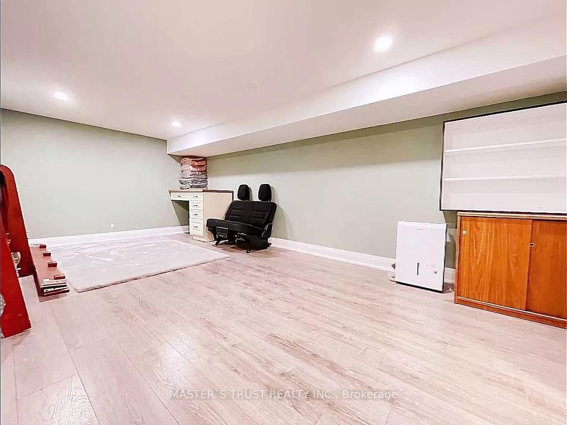 Photo 39 of 127 Batson Drive, Aurora, Aurora Village — HOMEH