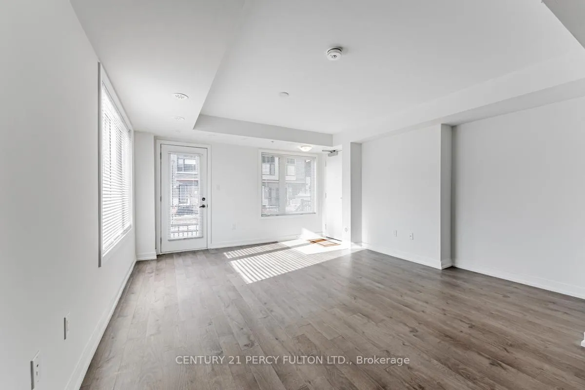 Photo 8 of Unit 407, 1555 Kingston Road E, Pickering, Town Centre — HOMEH