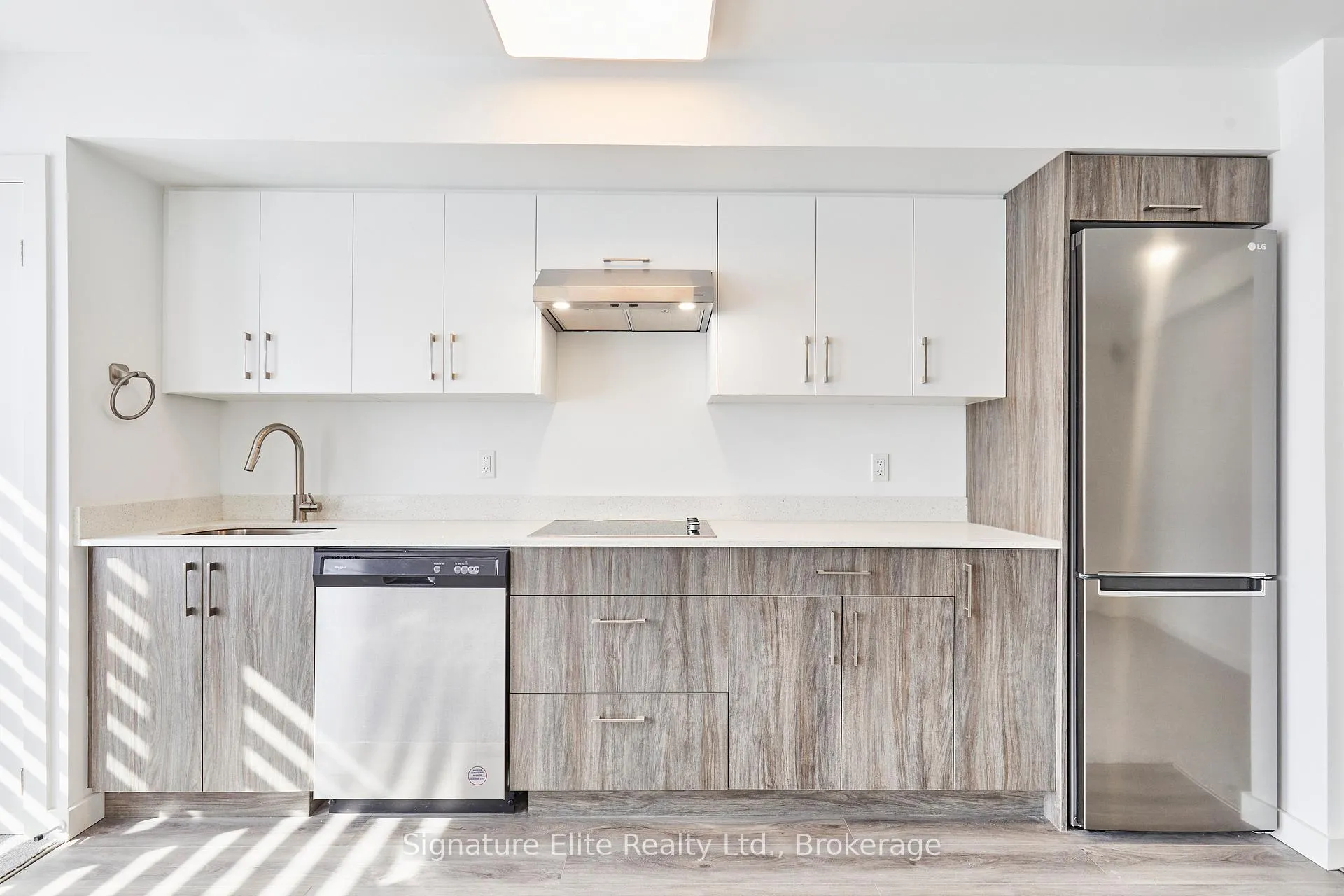 Photo 6 of Unit 305, 45 Connaught Avenue, Toronto, Greenwood-Coxwell — HOMEH