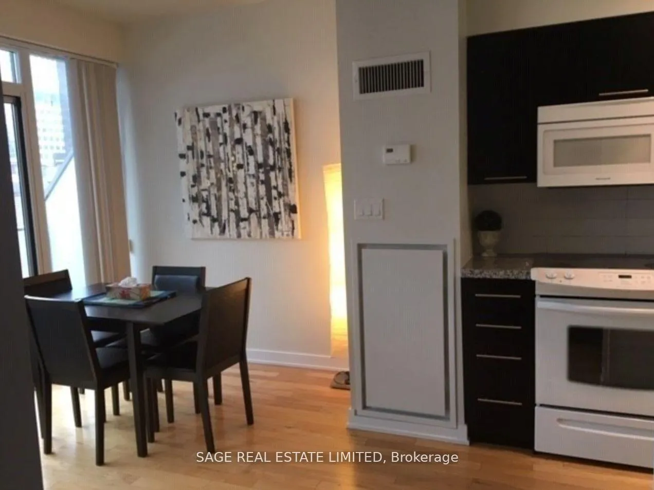 Photo 4 of Unit 712, 126 Simcoe Street, Toronto, Waterfront Communities — HOMEH