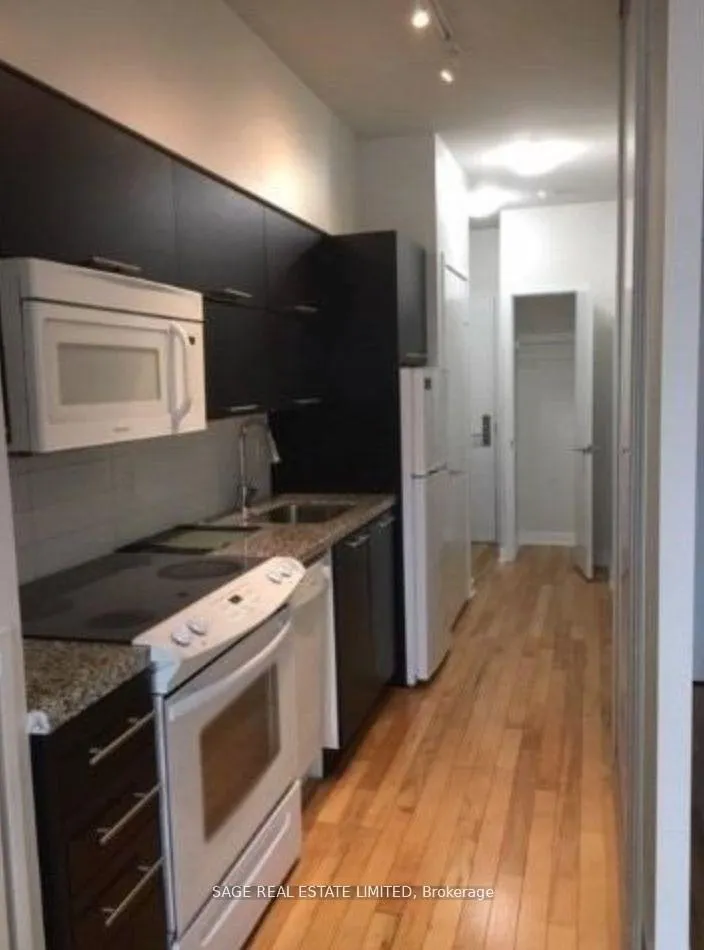 Photo 7 of Unit 712, 126 Simcoe Street, Toronto, Waterfront Communities — HOMEH