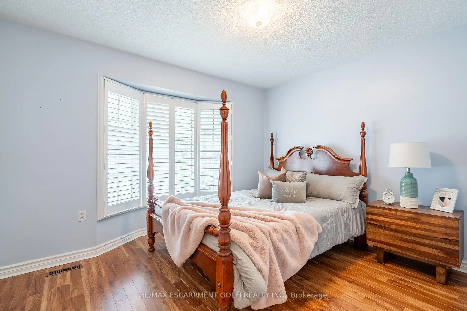 Photo 21 of 345 Silverbirch Boulevard, Hamilton, Mount Hope — HOMEH