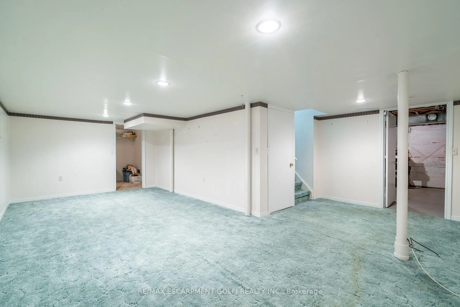 Photo 26 of 345 Silverbirch Boulevard, Hamilton, Mount Hope — HOMEH
