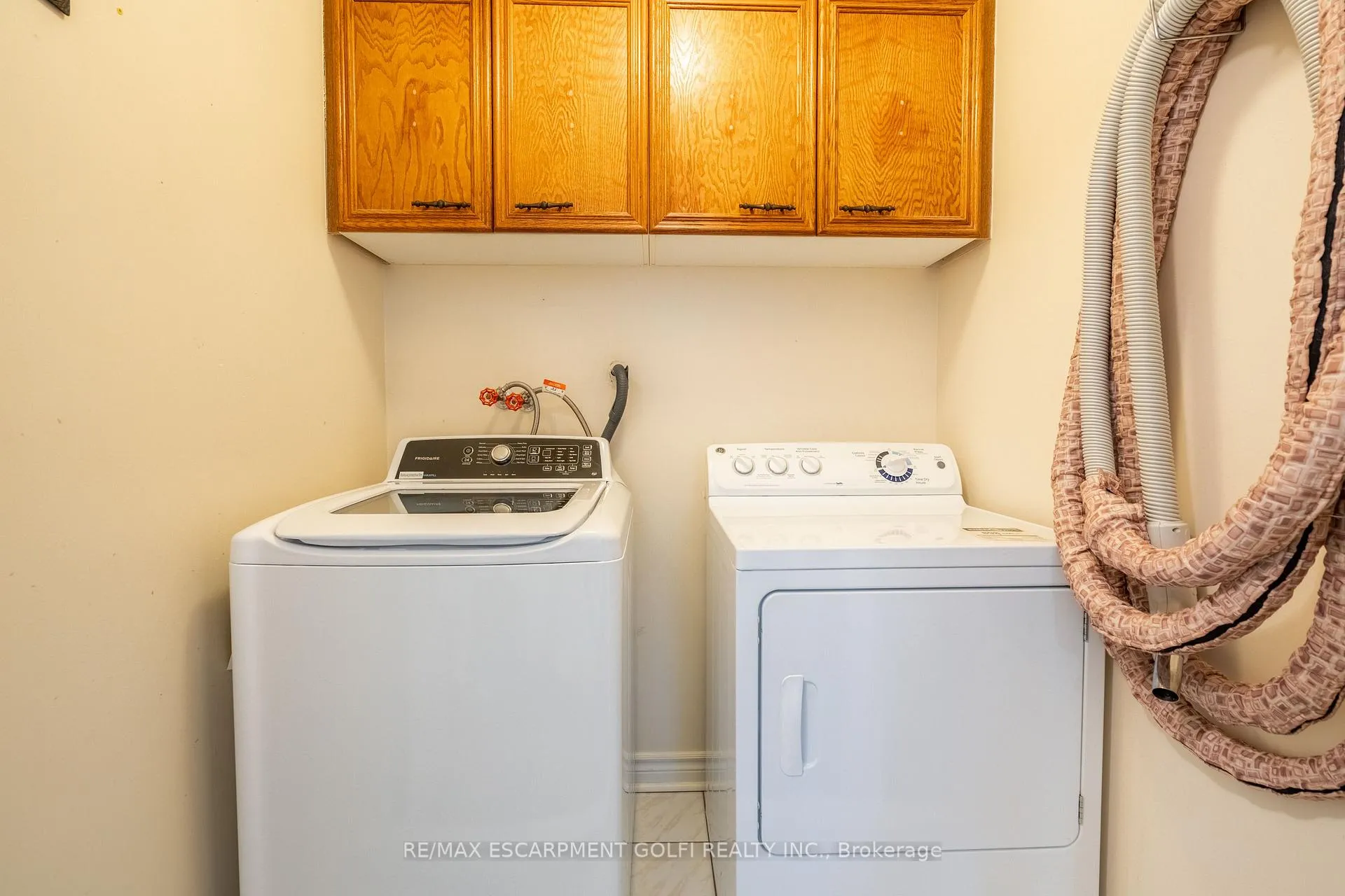 Photo 29 of 345 Silverbirch Boulevard, Hamilton, Mount Hope — HOMEH