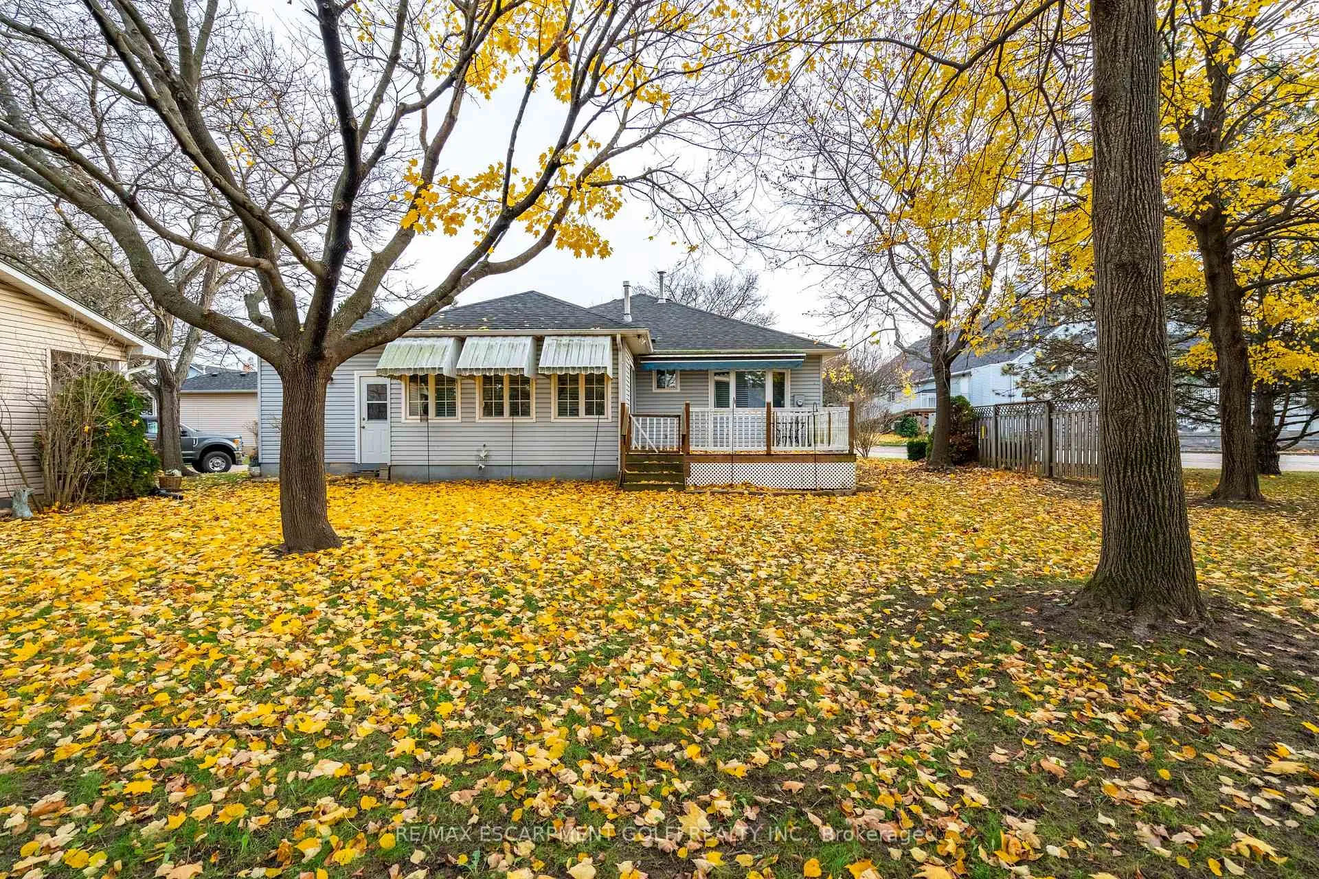 Photo 33 of 345 Silverbirch Boulevard, Hamilton, Mount Hope — HOMEH