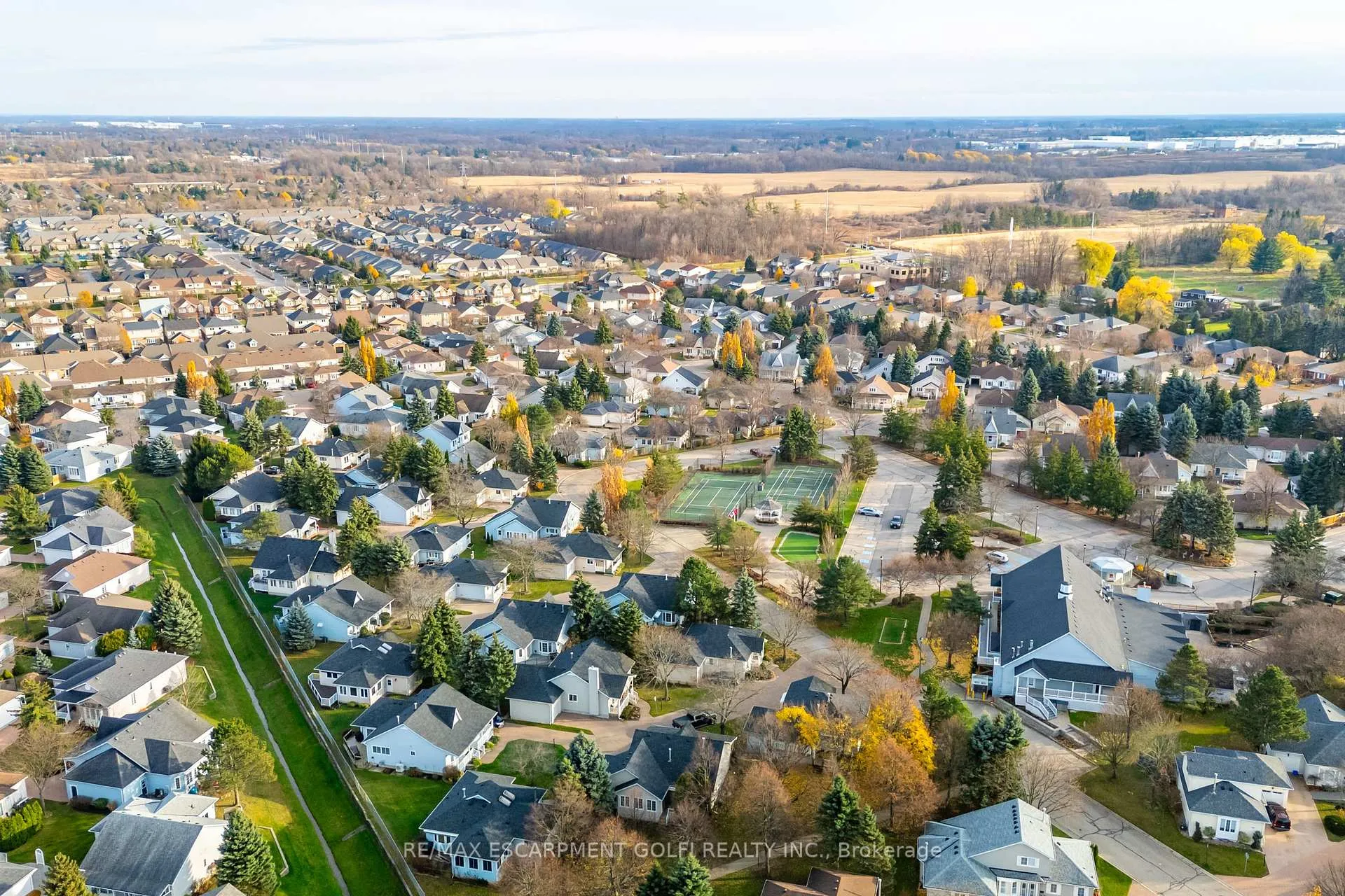 Photo 36 of 345 Silverbirch Boulevard, Hamilton, Mount Hope — HOMEH