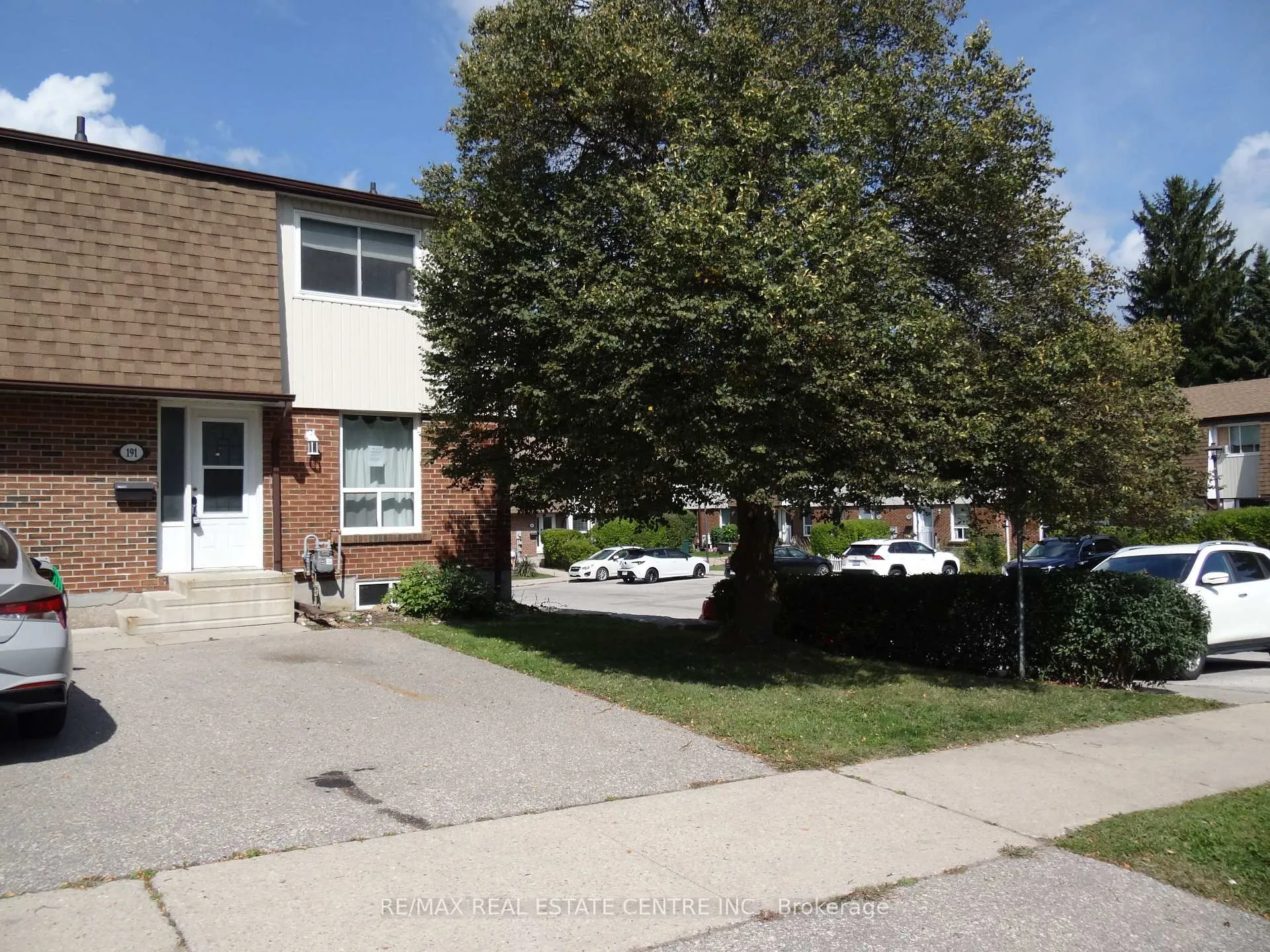Photo 2 of 191 Kingham Road, Halton Hills, Acton — HOMEH