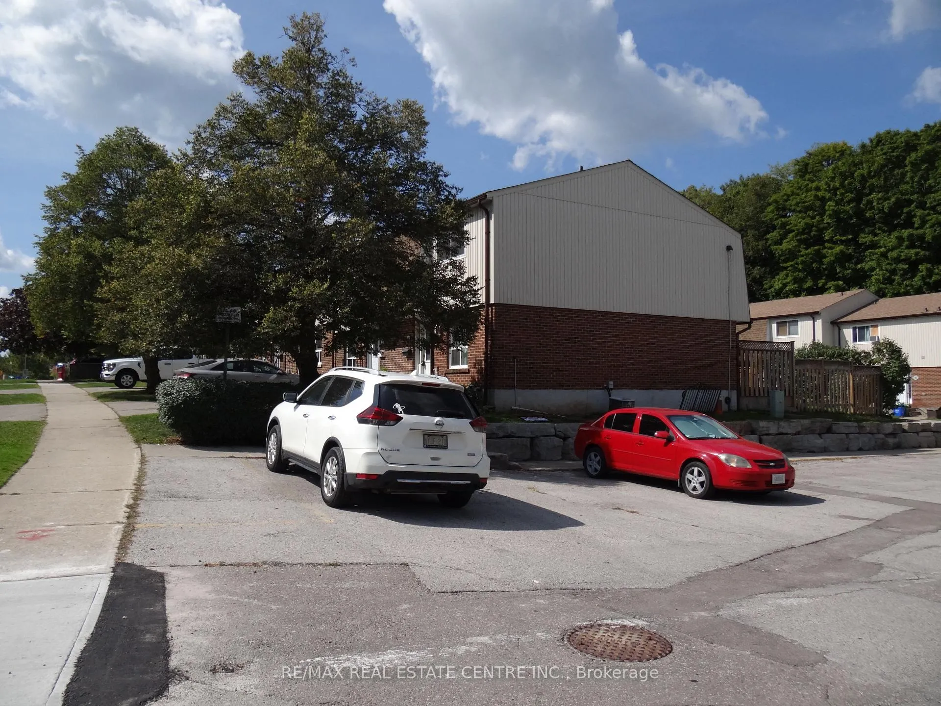 Photo 4 of 191 Kingham Road, Halton Hills, Acton — HOMEH