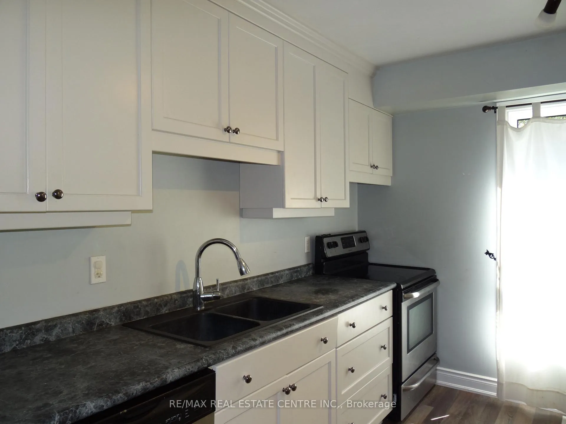 Photo 15 of 191 Kingham Road, Halton Hills, Acton — HOMEH